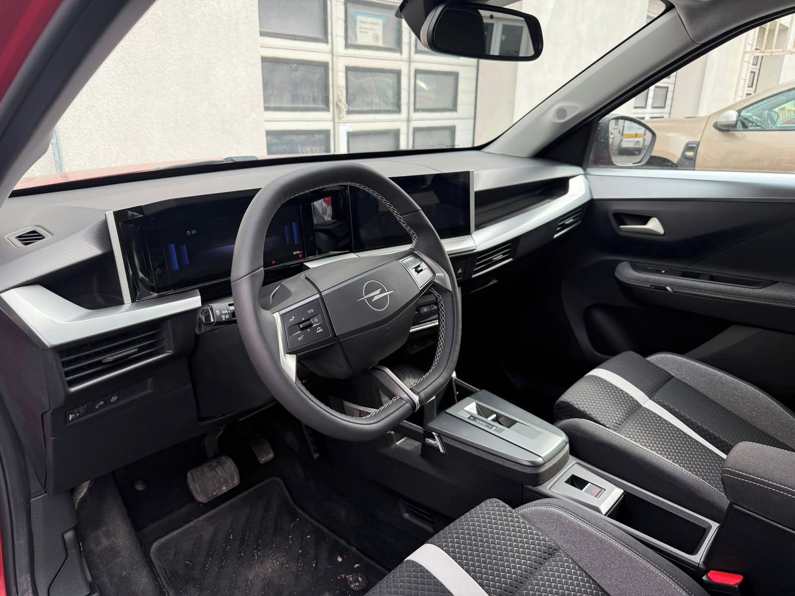 Opel Frontera, GS + vyhřívaný volant, sedačky - fotka 3
