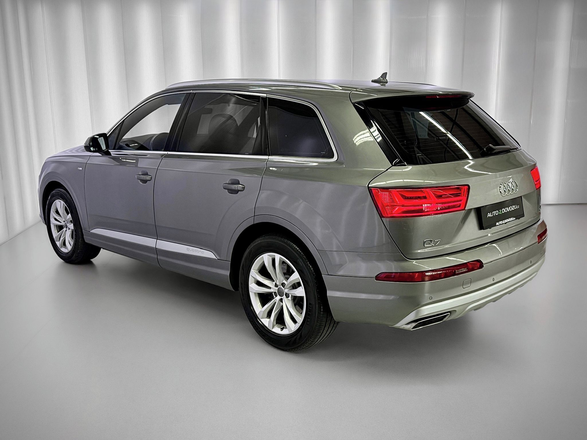 Audi Q7, 3.0TDI 200KW QUATTRO S-LINE, V - fotka 5