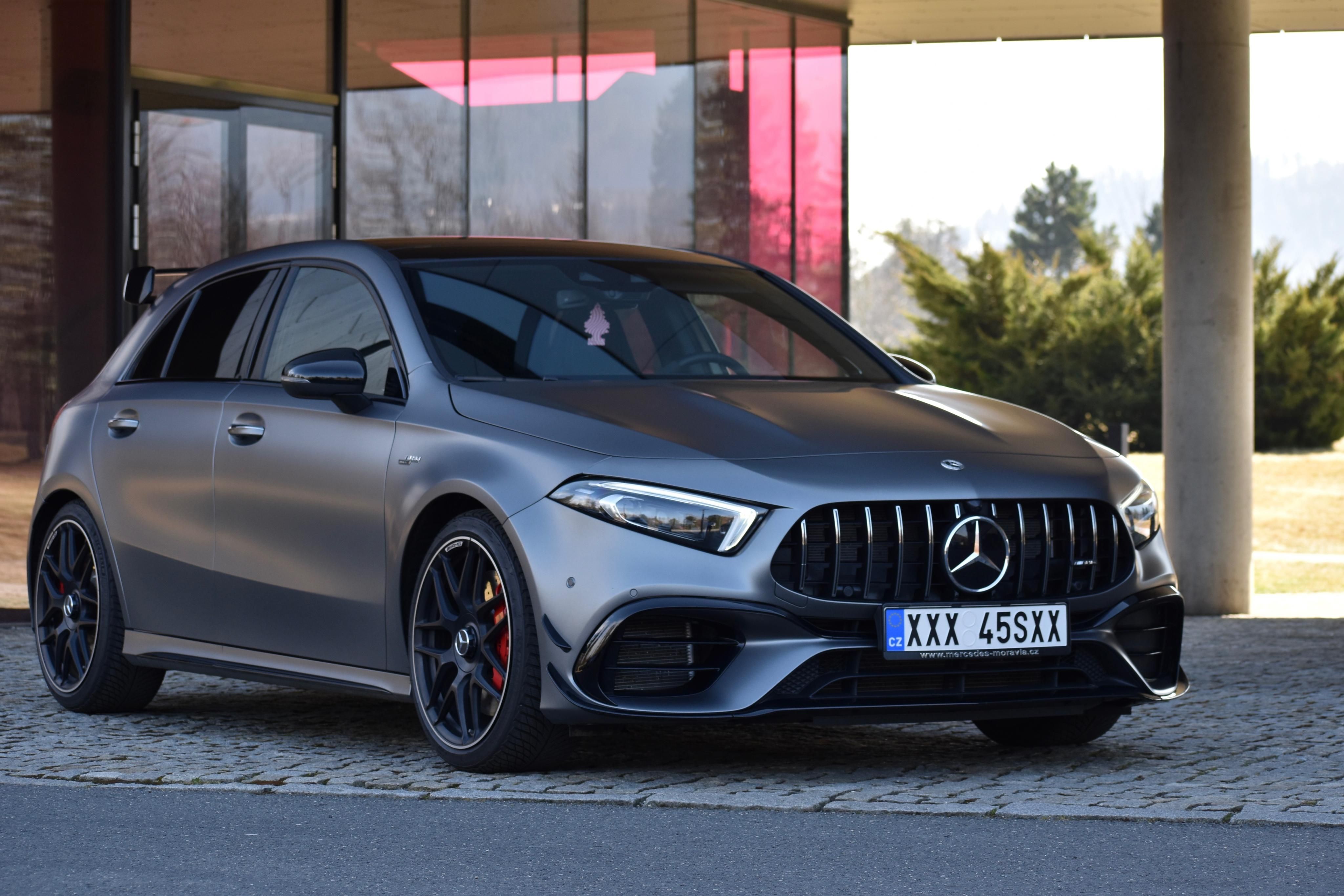 Mercedes-Benz Třídy A, 45 S AMG AKRAPOVIC