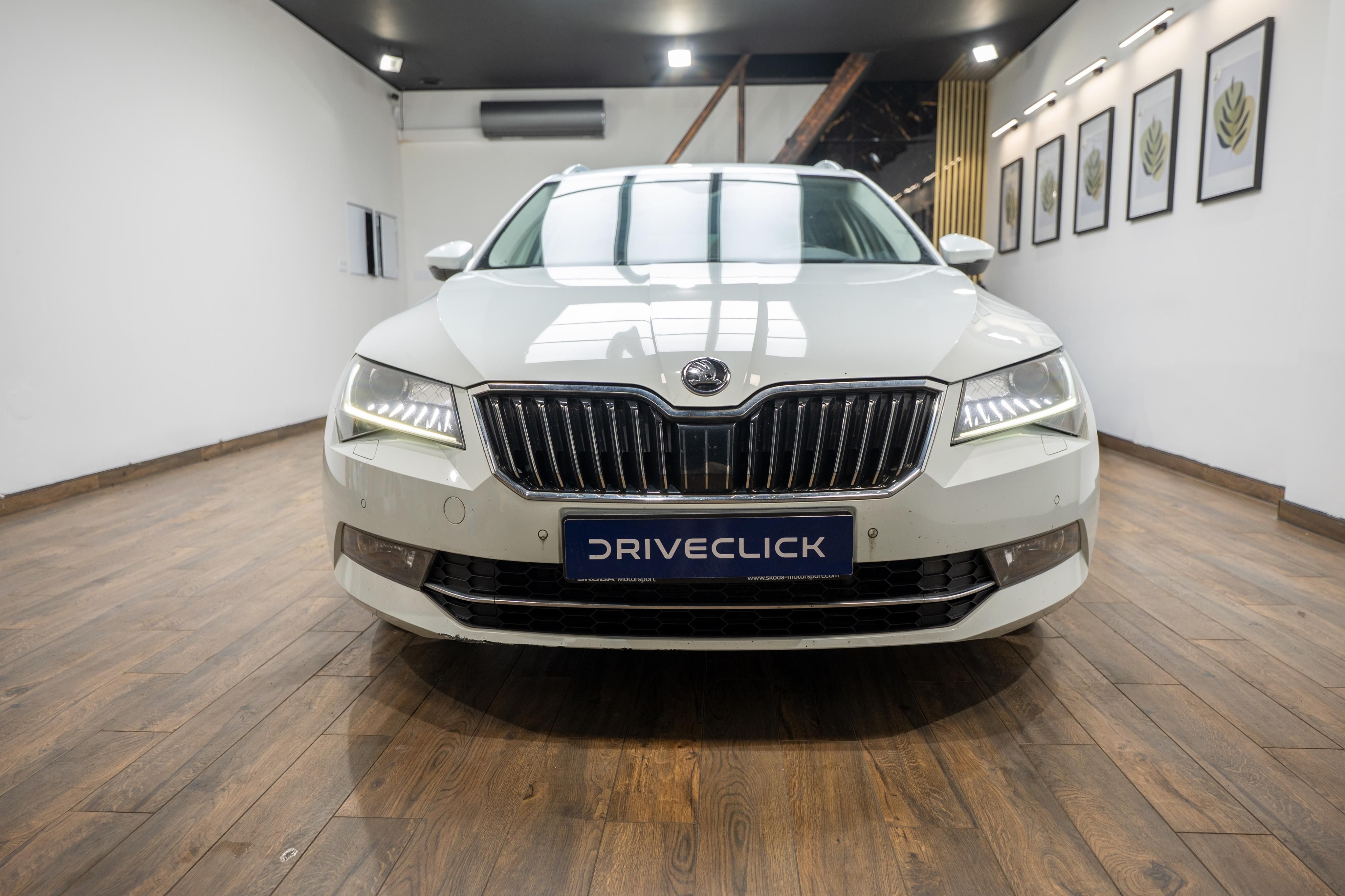 Škoda Superb, 2.0 TDI 110 kW L&K - fotka 2