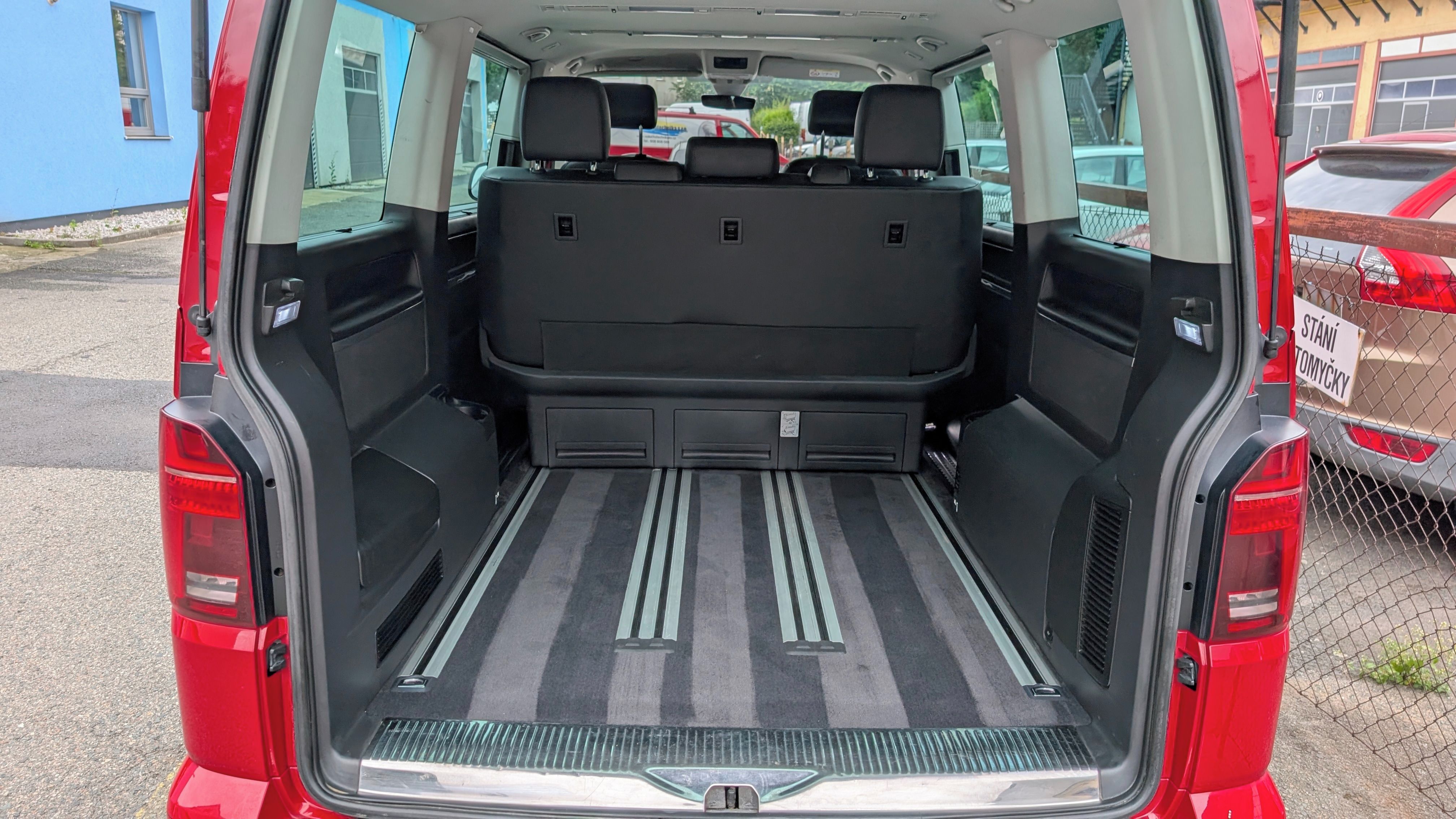 Volkswagen Multivan, 2.0 TDI DSG Highline - fotka 4