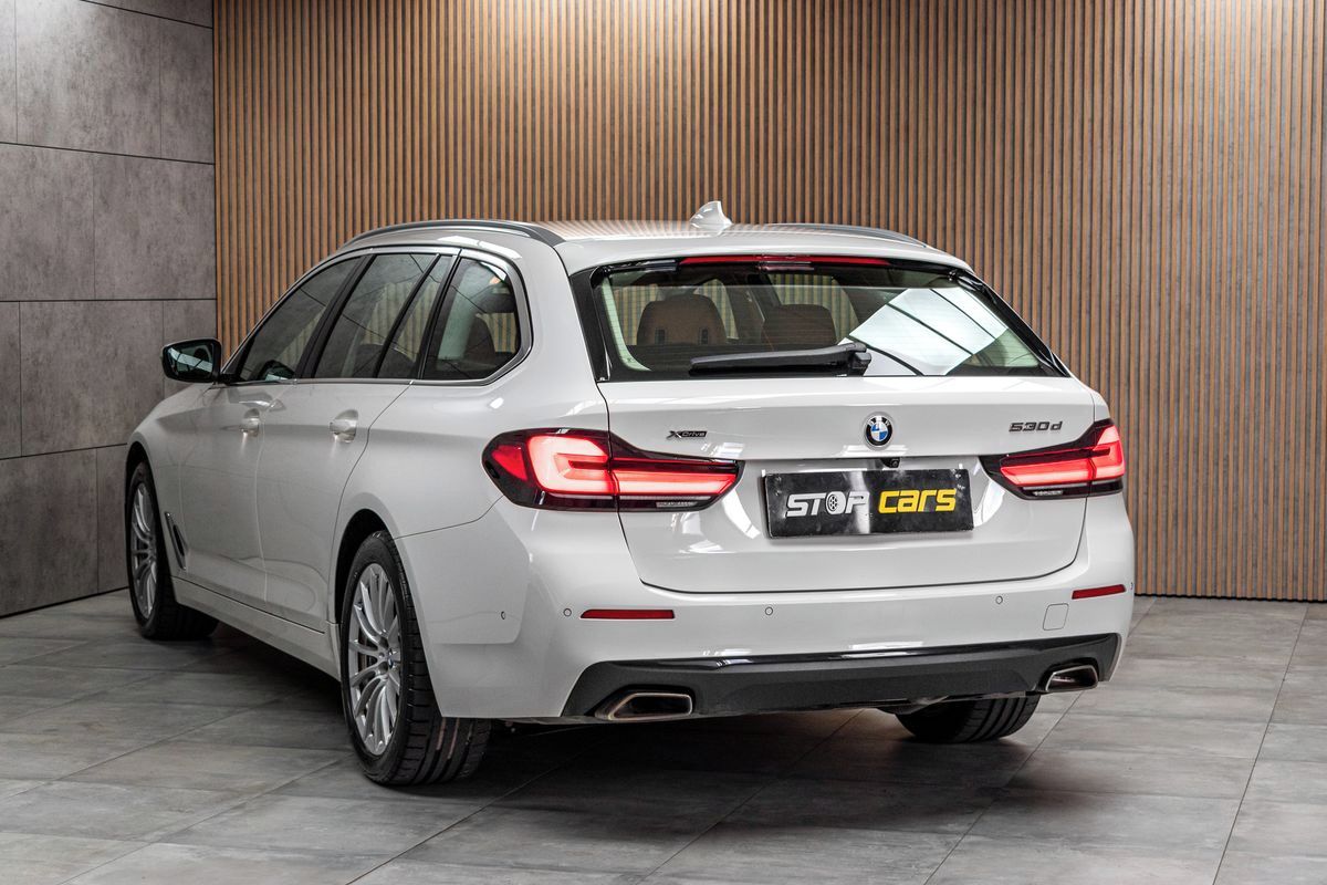 BMW Řada 5, 530d xDrive*TAŽNÉ*N.TOPENÍ*ČR - fotka 4