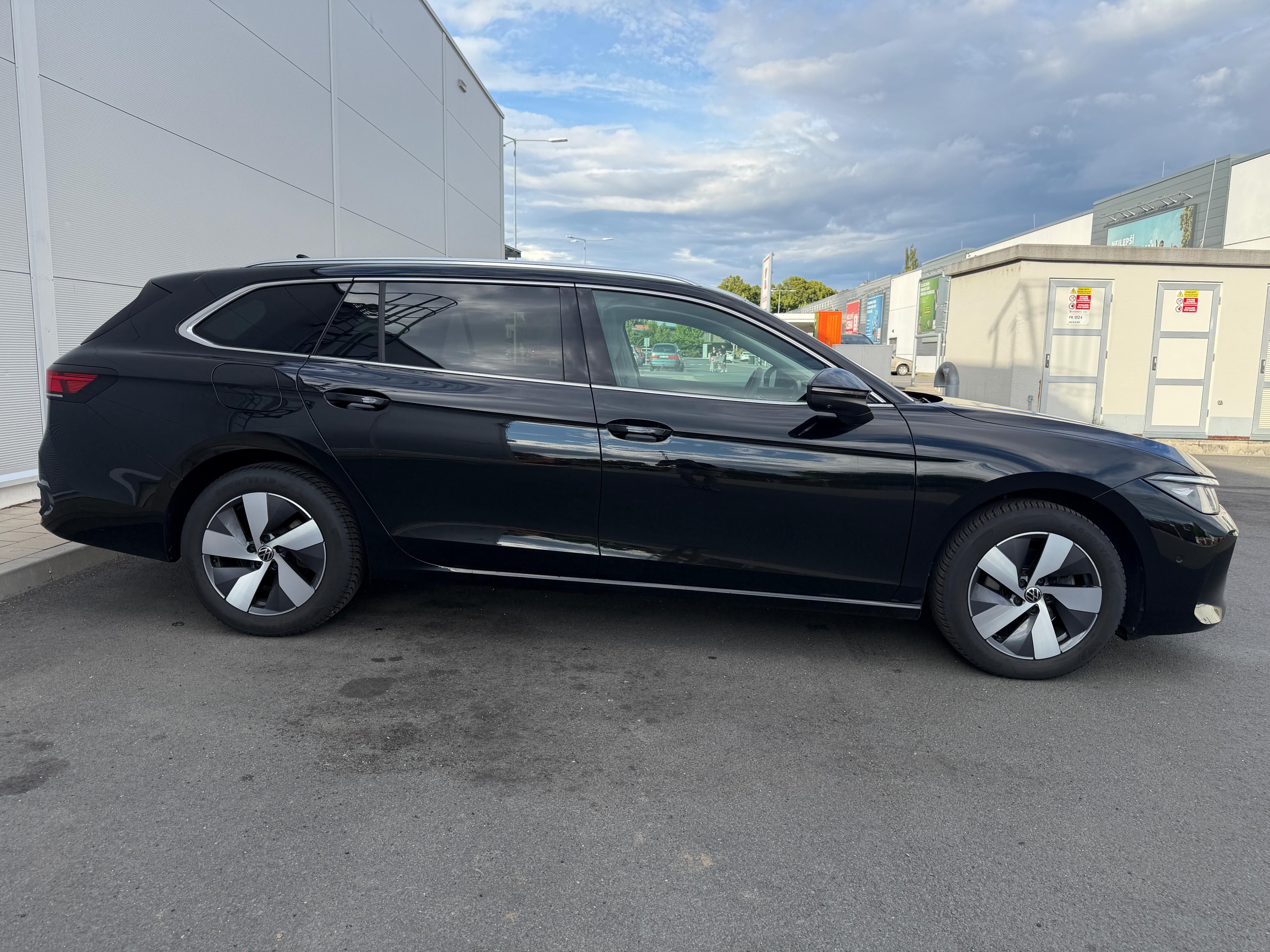 Volkswagen Passat Variant, 2.0 TDi 110kW DSG - 360°kamera - fotka 6