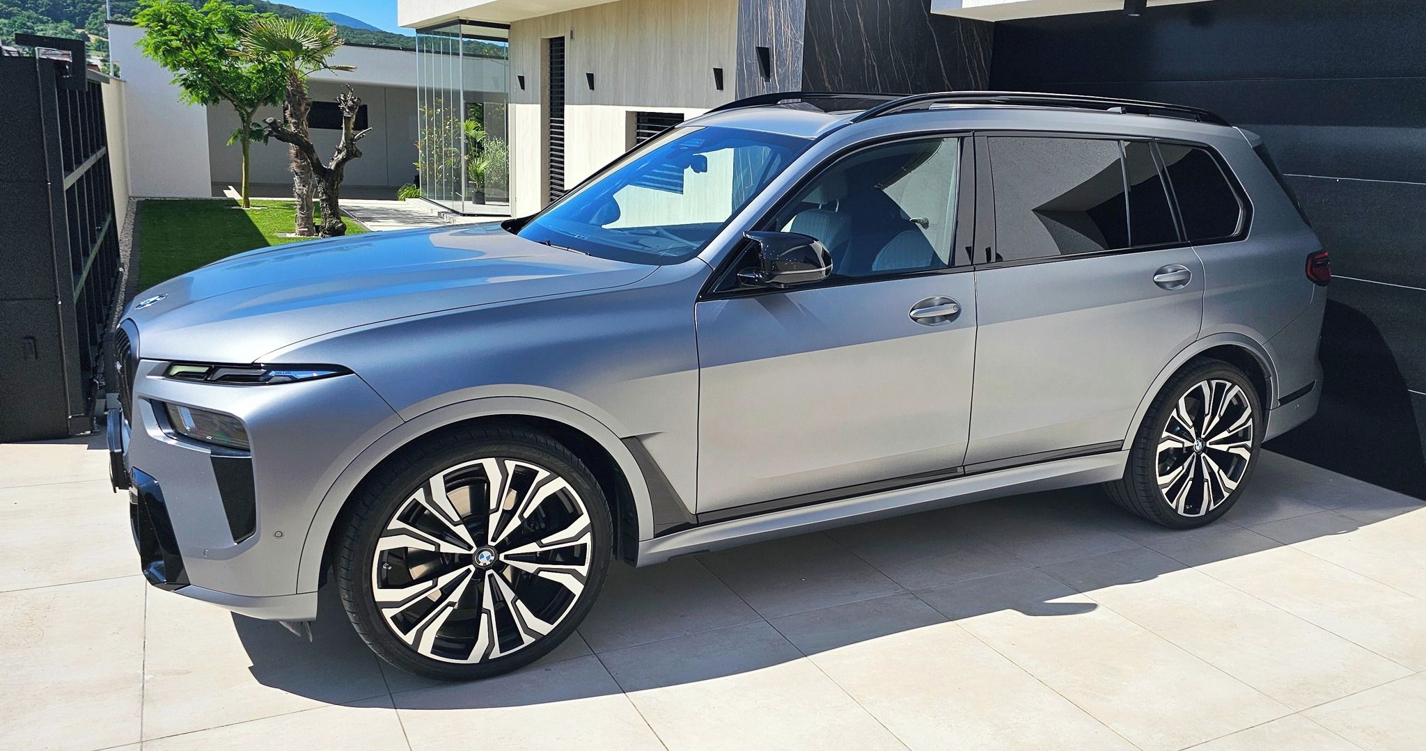 BMW X7, xDrive M60i mHEV AT 390kW DPH - fotka 3