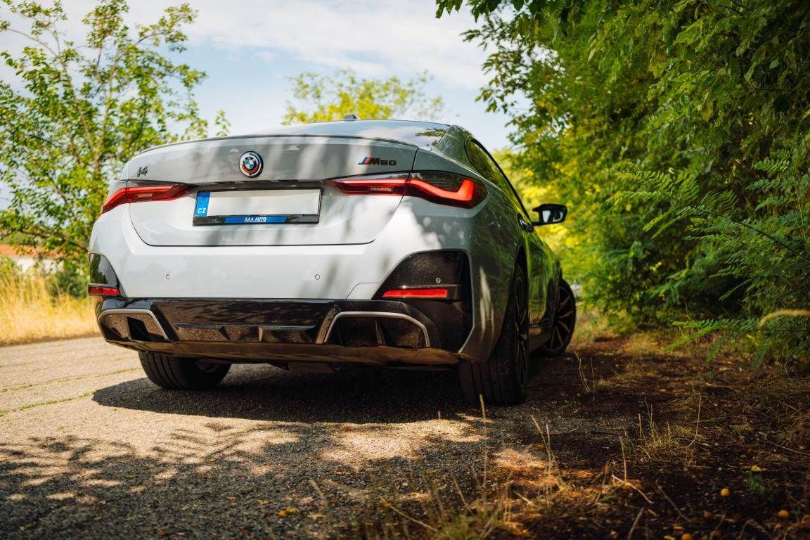 BMW i4, M50, SoH 88% - fotka 6