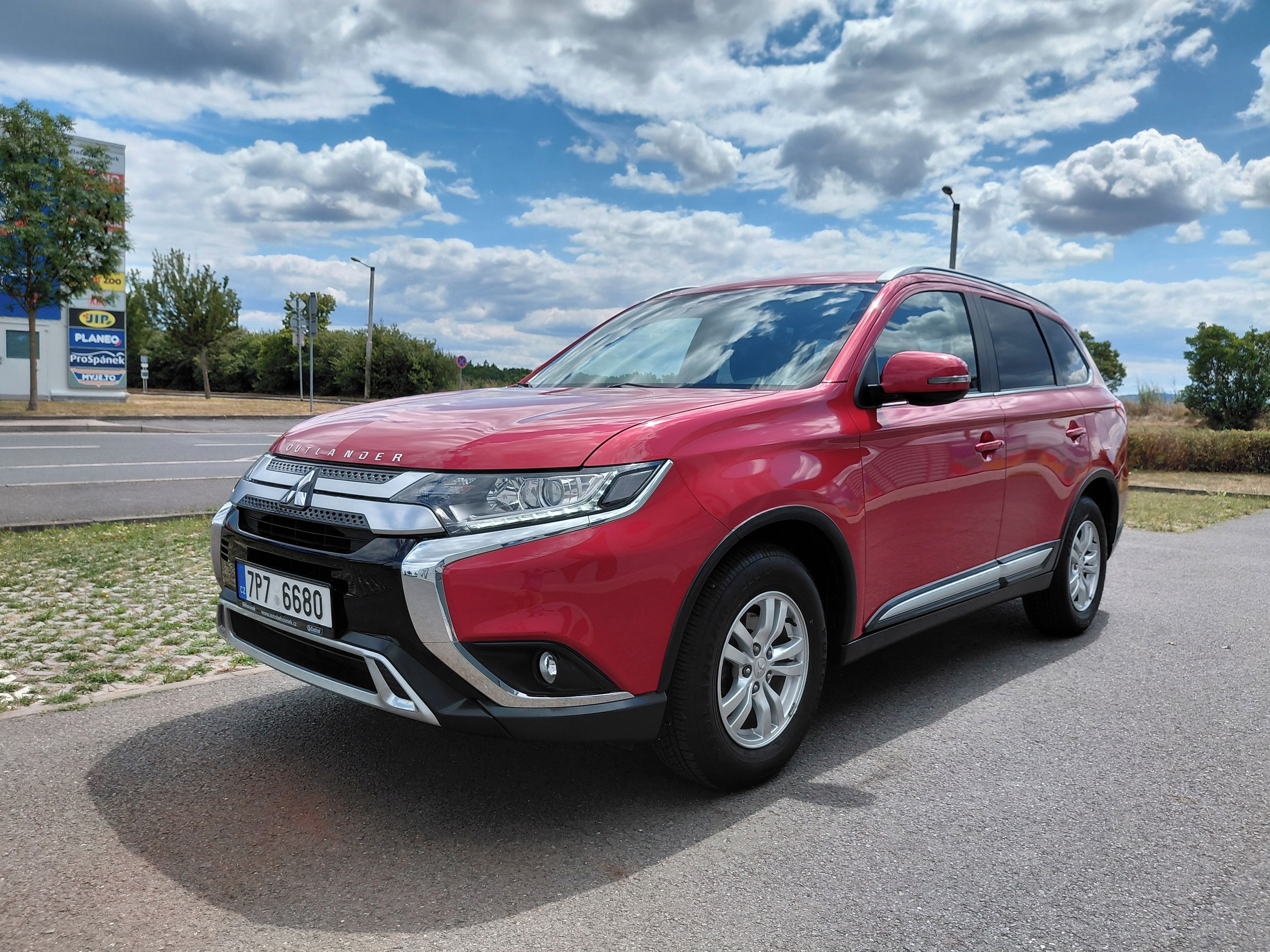 Mitsubishi Outlander, 2.0 110KW 1.MAJ STAV NOVÉHO!! - fotka 4
