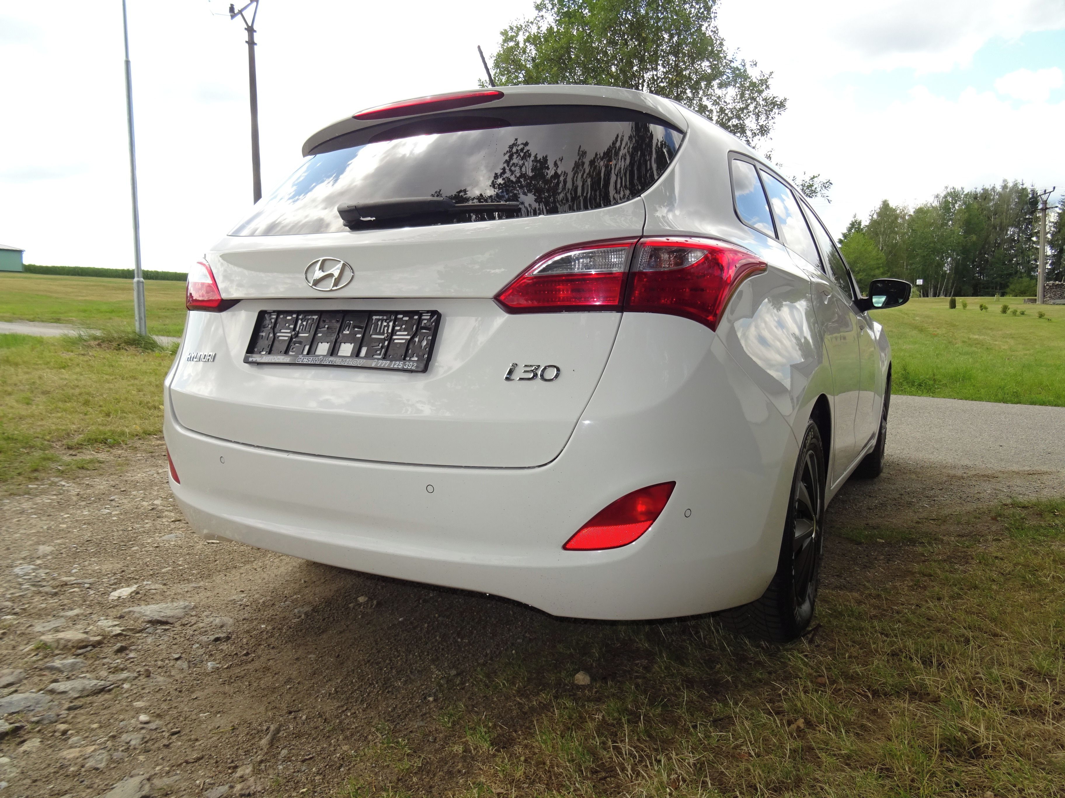Hyundai i30, 1,4CVVT Par. senzory, tempomat - fotka 4