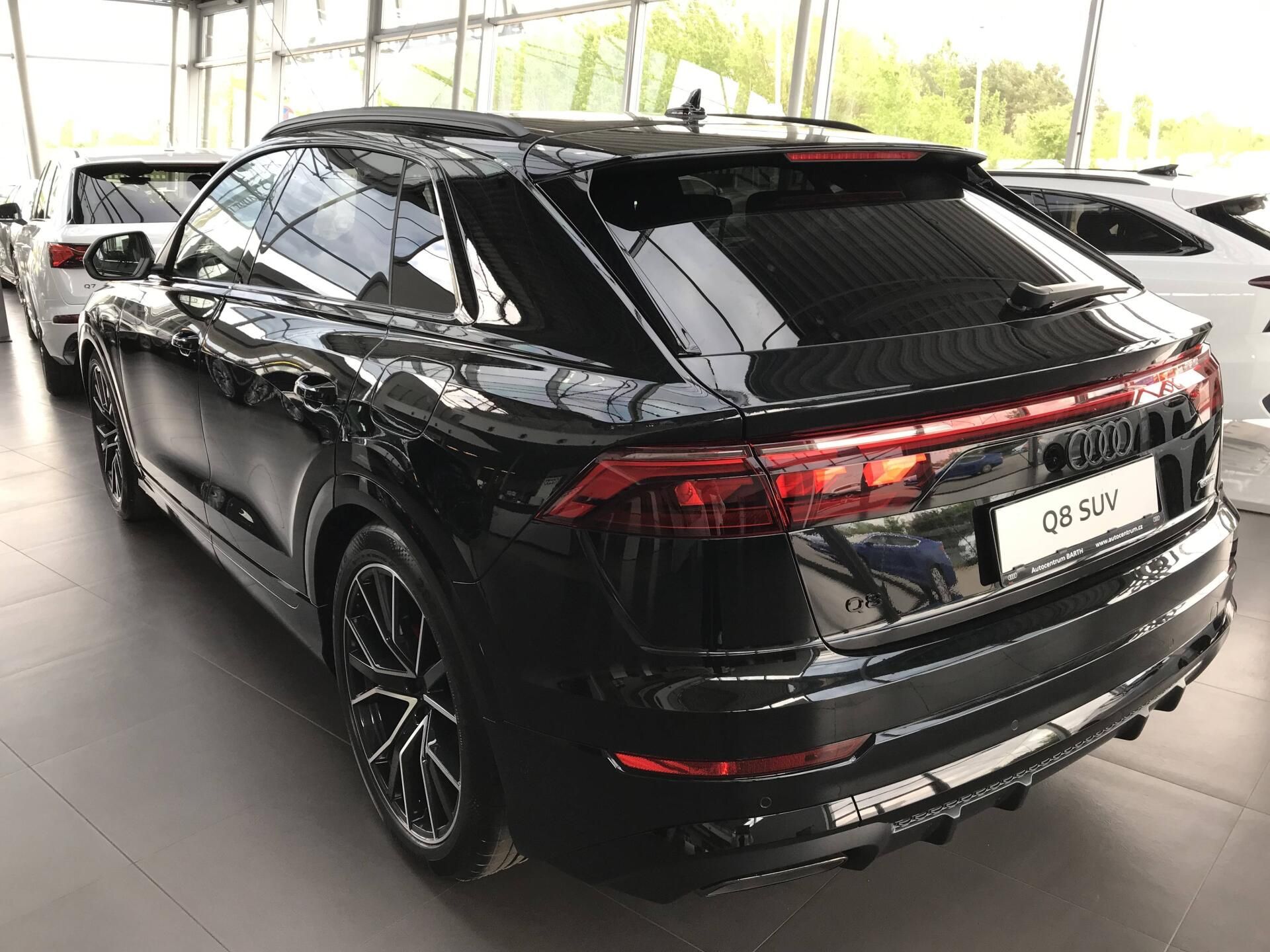 Audi Q8, SUV 60 Quattro 8TT 3,0TFSIe - fotka 4