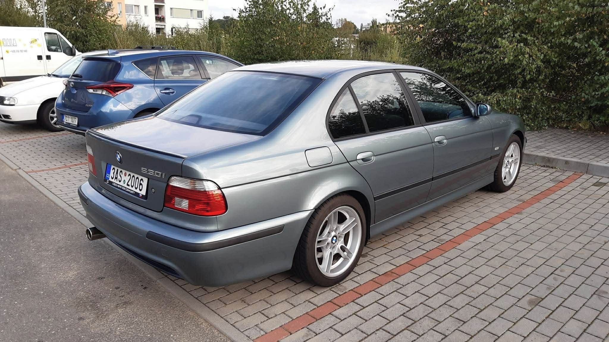 BMW Řada 5, 530i - fotka 4