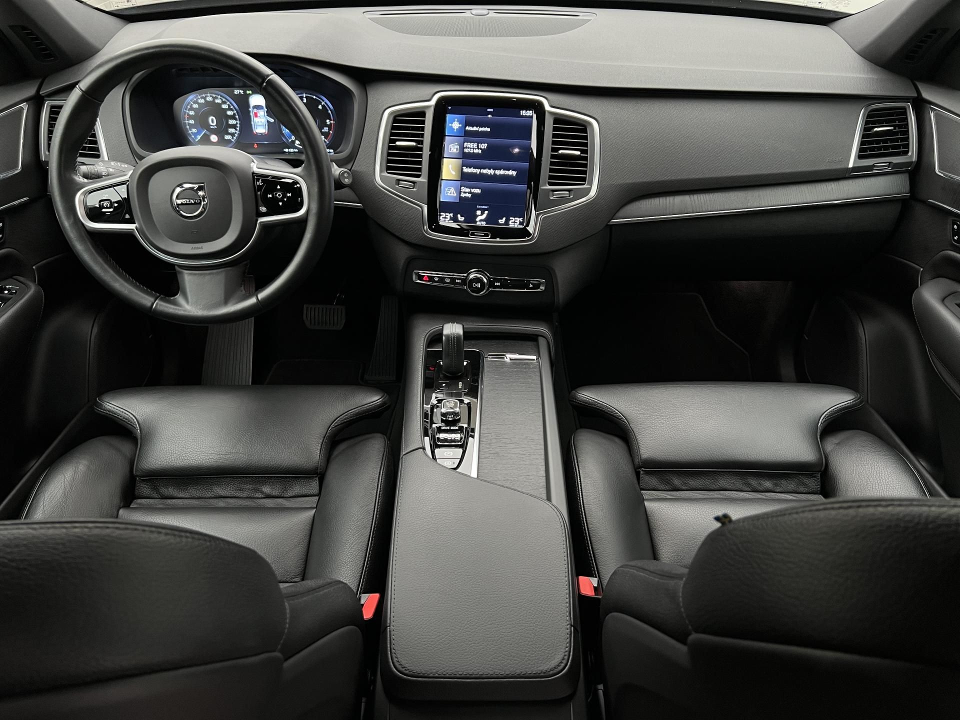 Volvo XC90, B5 AWD MOMENTUM PRO AUT - fotka 2