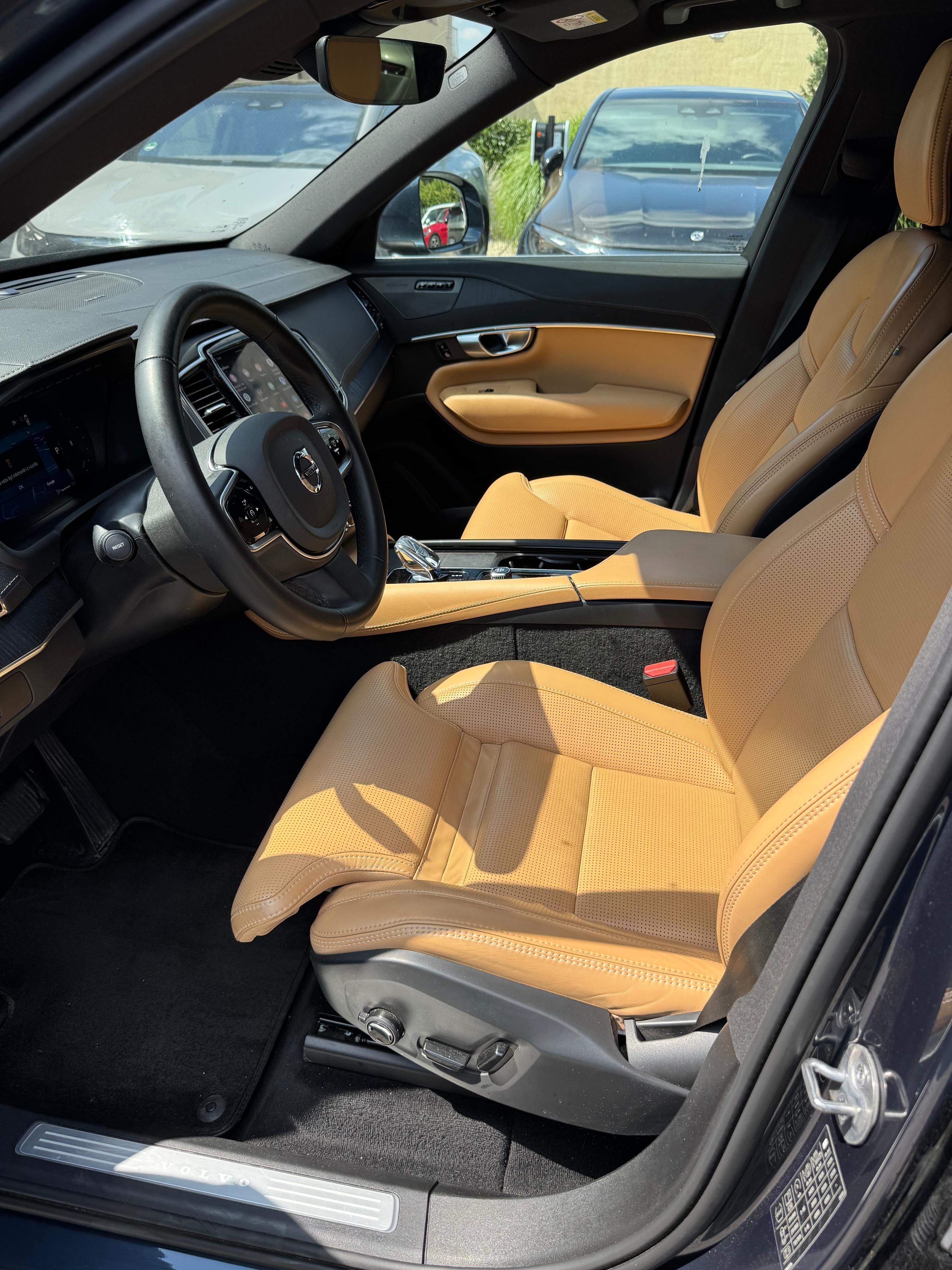 Volvo XC90, B5 2.0L PLUS Bright - fotka 4