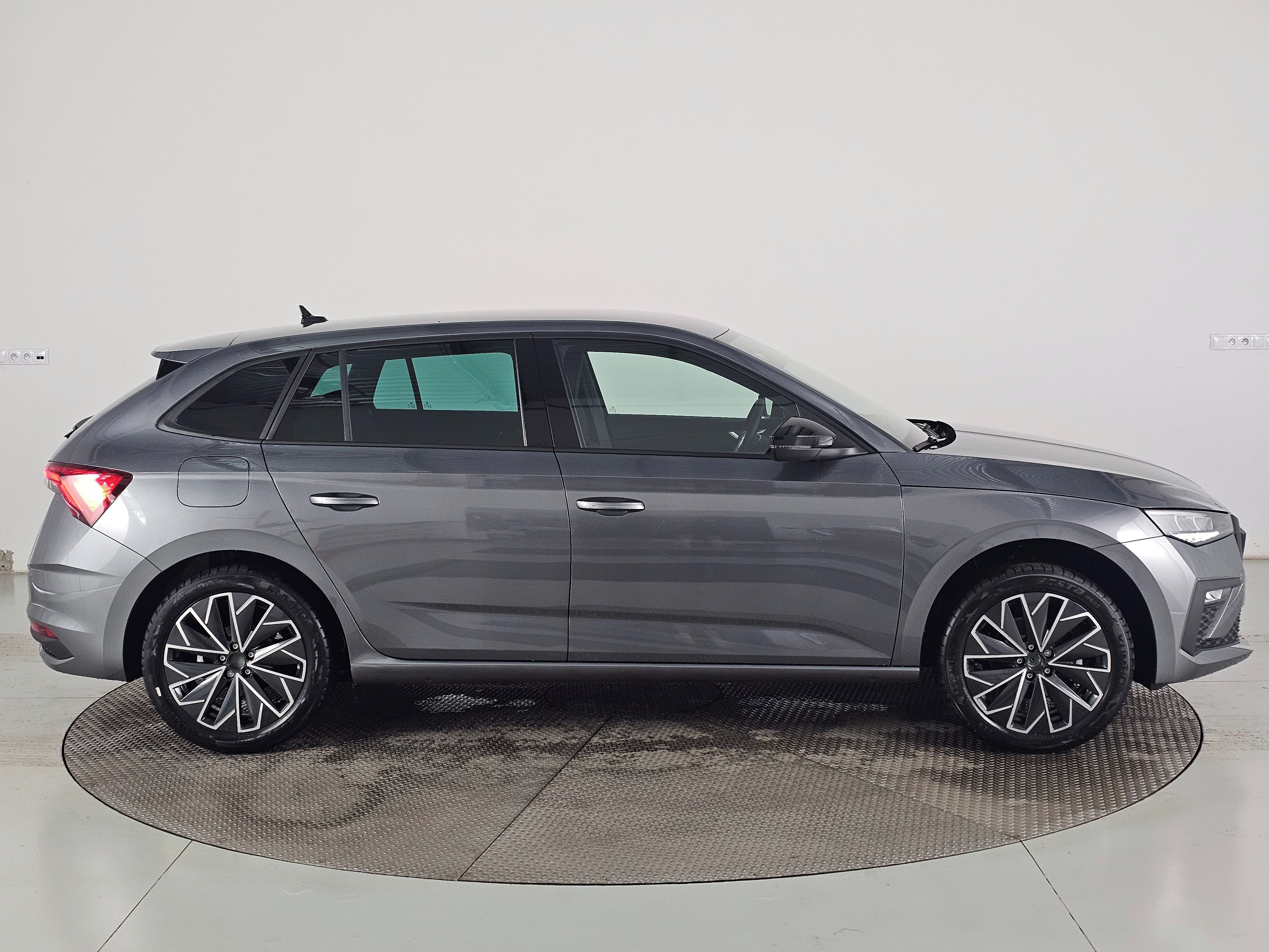 Škoda Kamiq, Classic 1.0TSI 85kW 6st man. - fotka 4