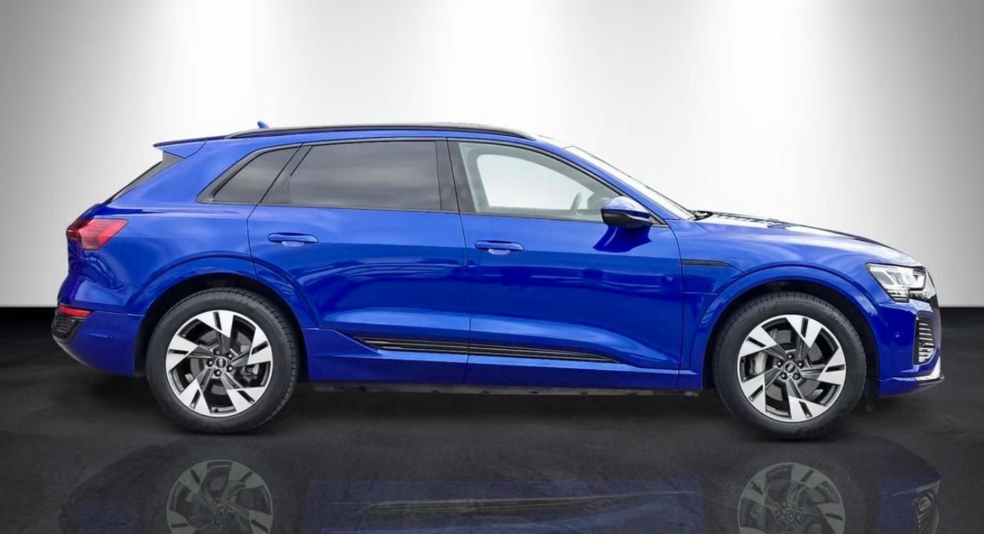 Audi Q8 e-tron, 55 Q S-Line 360k Pano Tažné - fotka 4