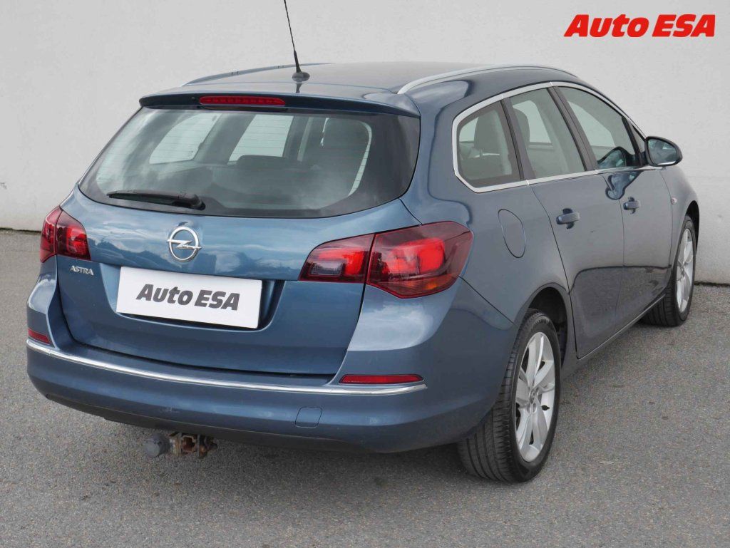 Opel Astra, 1.4T SPORTS TOURER,ČR - fotka 4
