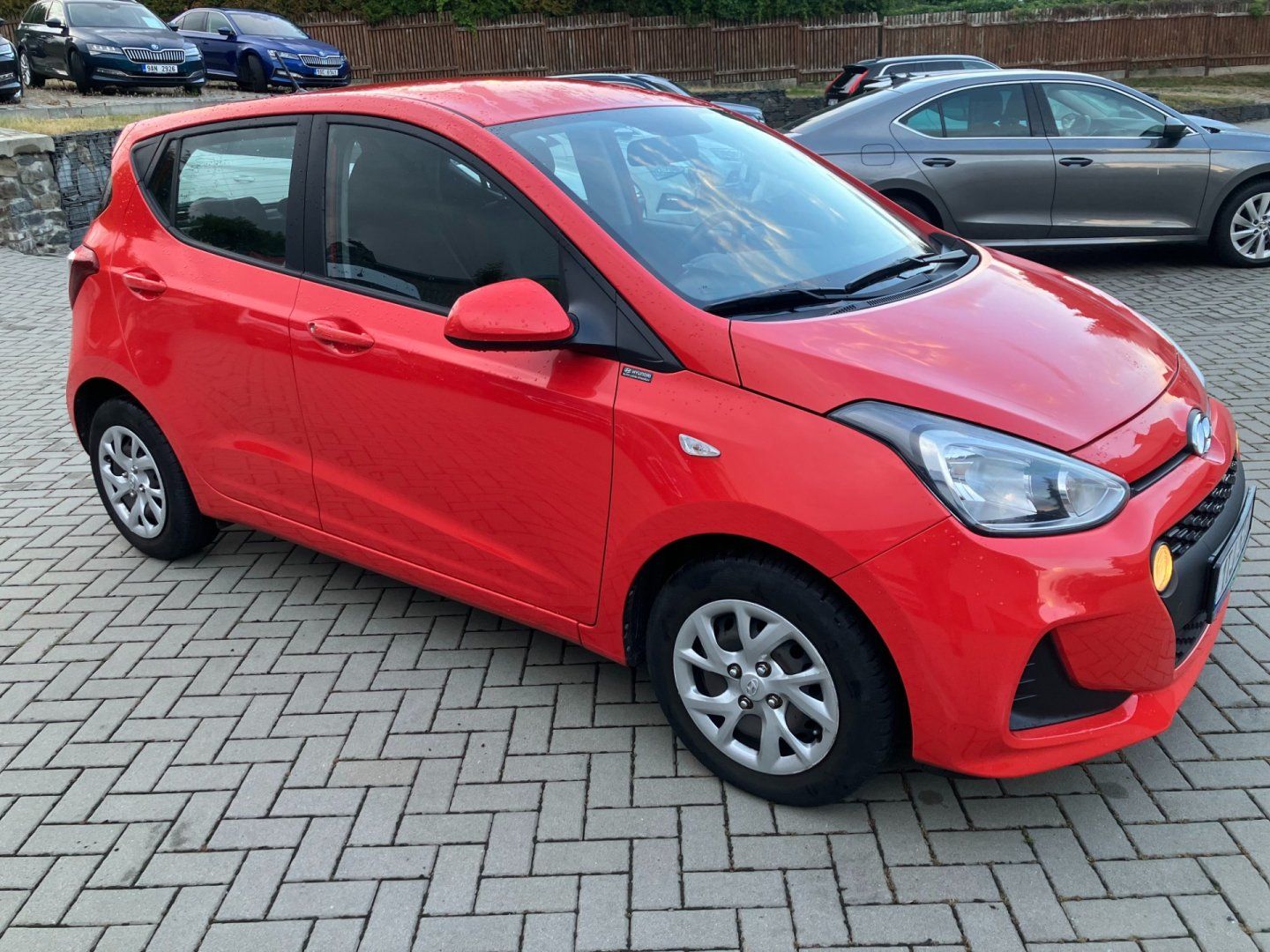 Hyundai i10, 1.0 FAMILY CLUB KLIMA 1.MAJ.ČR - fotka 2
