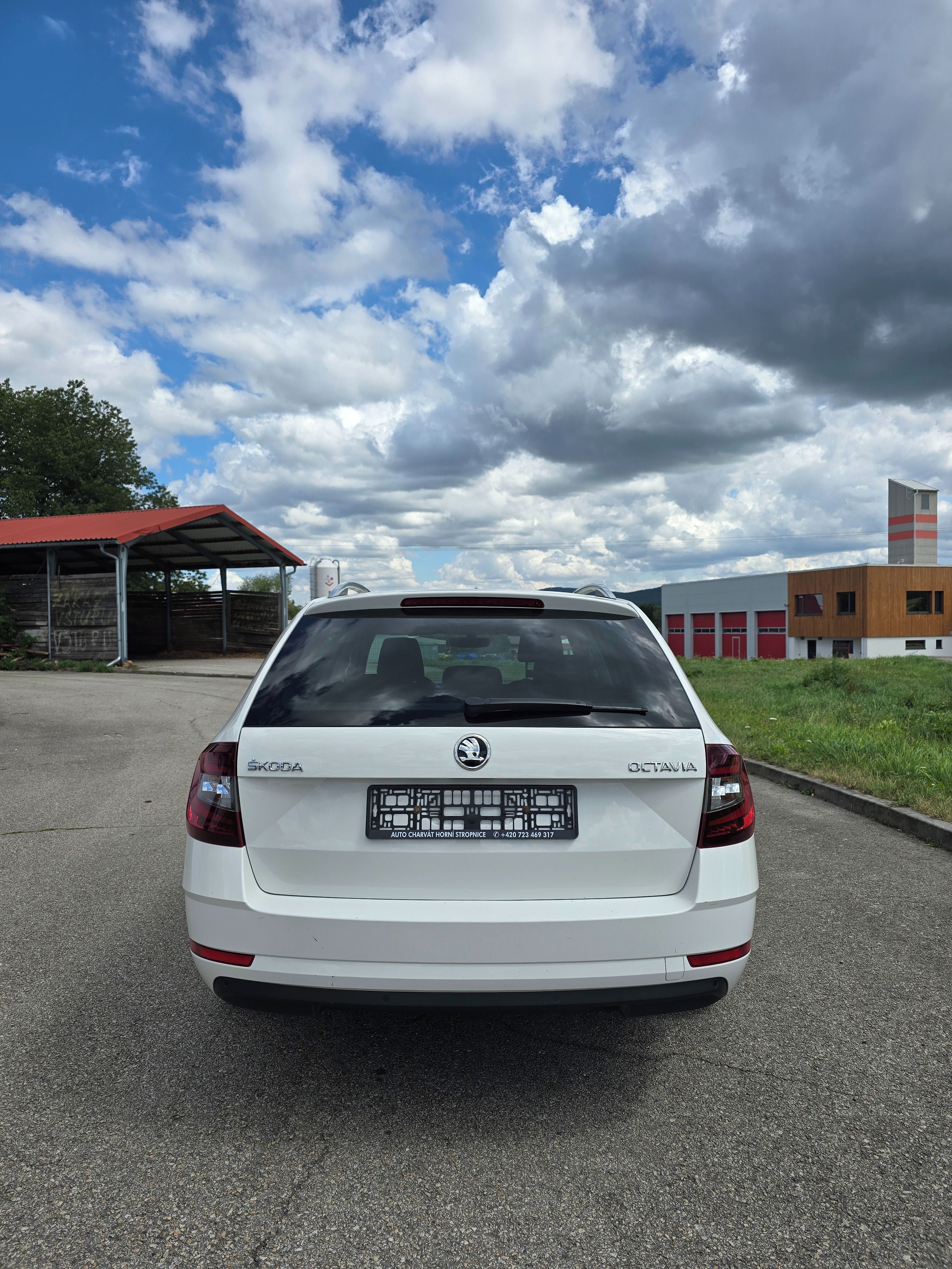 Škoda Octavia, 1.0 TSI Combi Style Limited - fotka 6