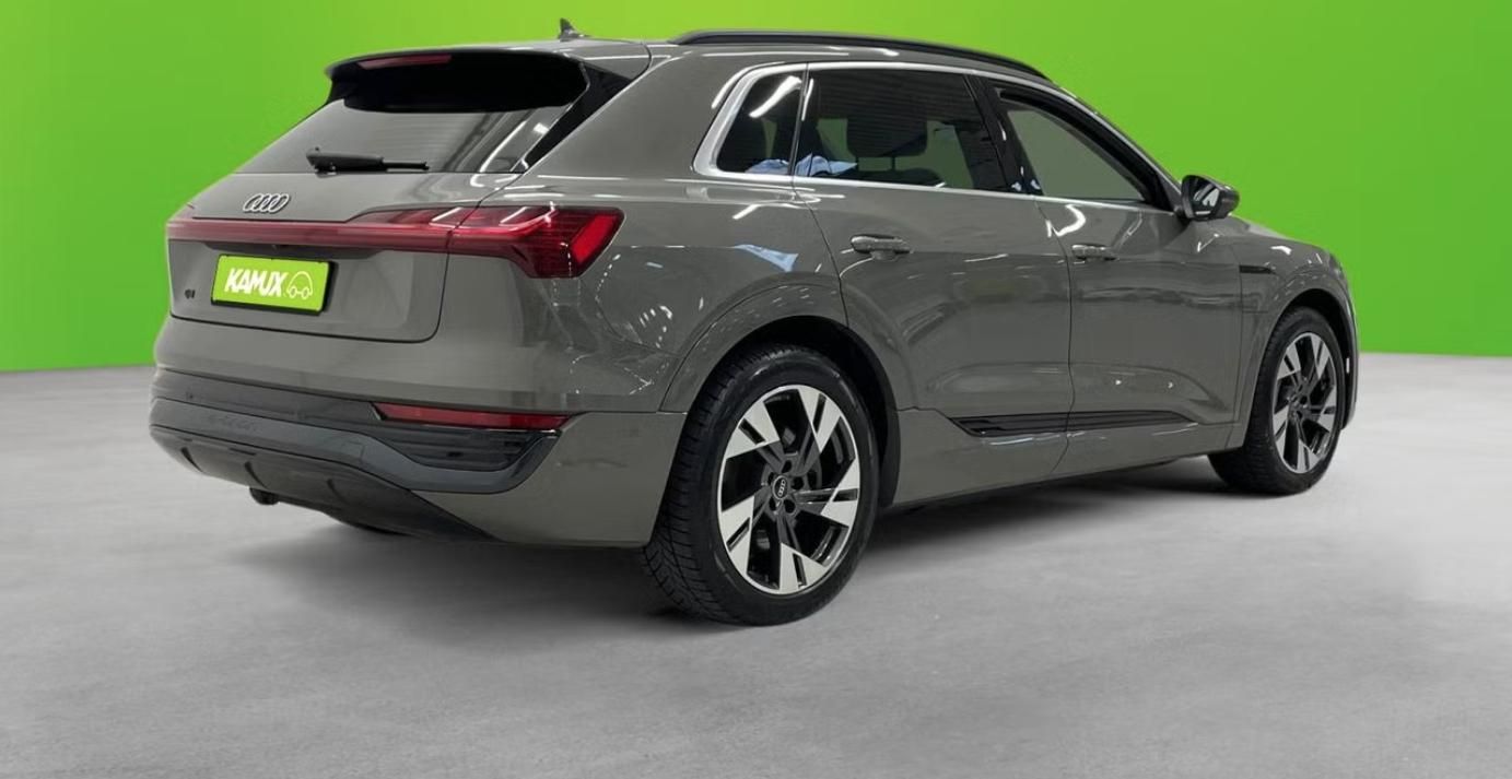 Audi Q8 e-tron, 55 Q 360kam Pano Matrix Tažné - fotka 4