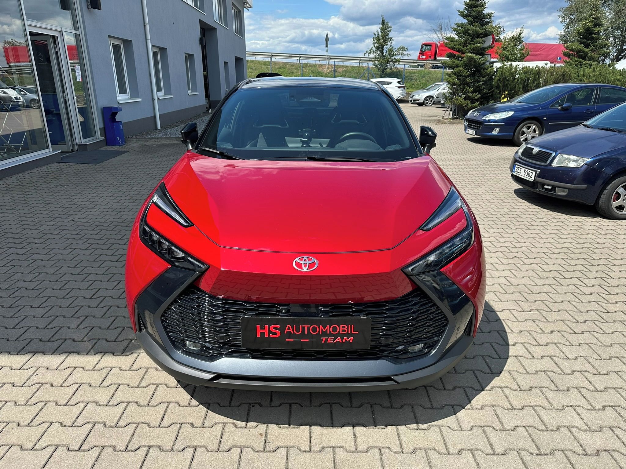 Toyota C-HR, 2,0 Plug-in Hybrid 164kW - fotka 3