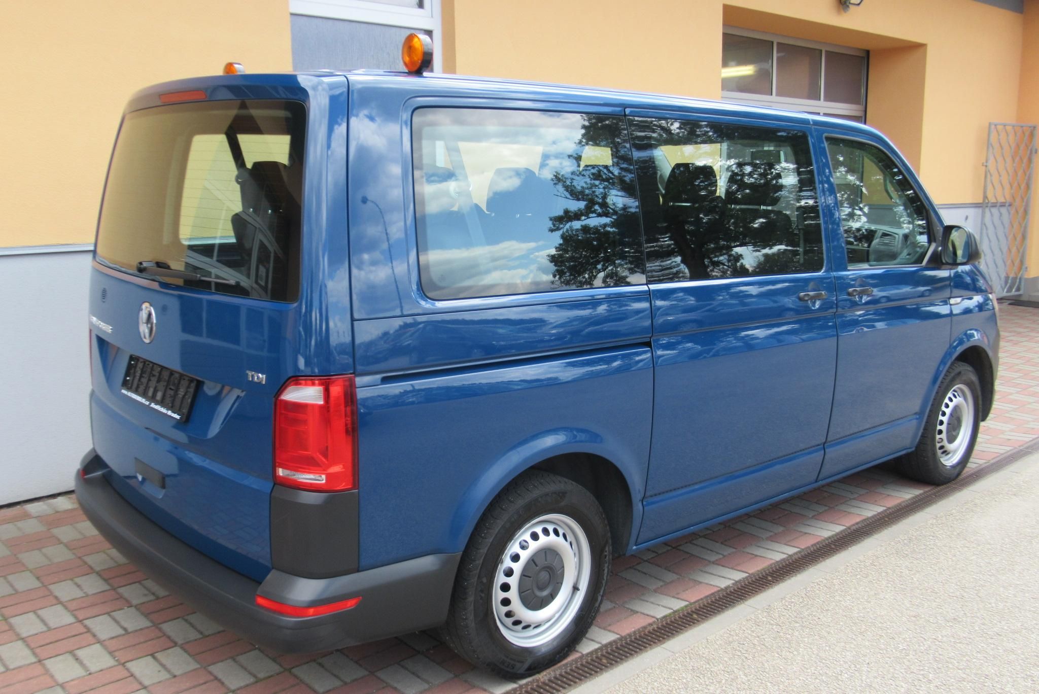 Volkswagen Transporter, T6 2.0TDI KLIMA EL.DVEŘE 9MÍST - fotka 6