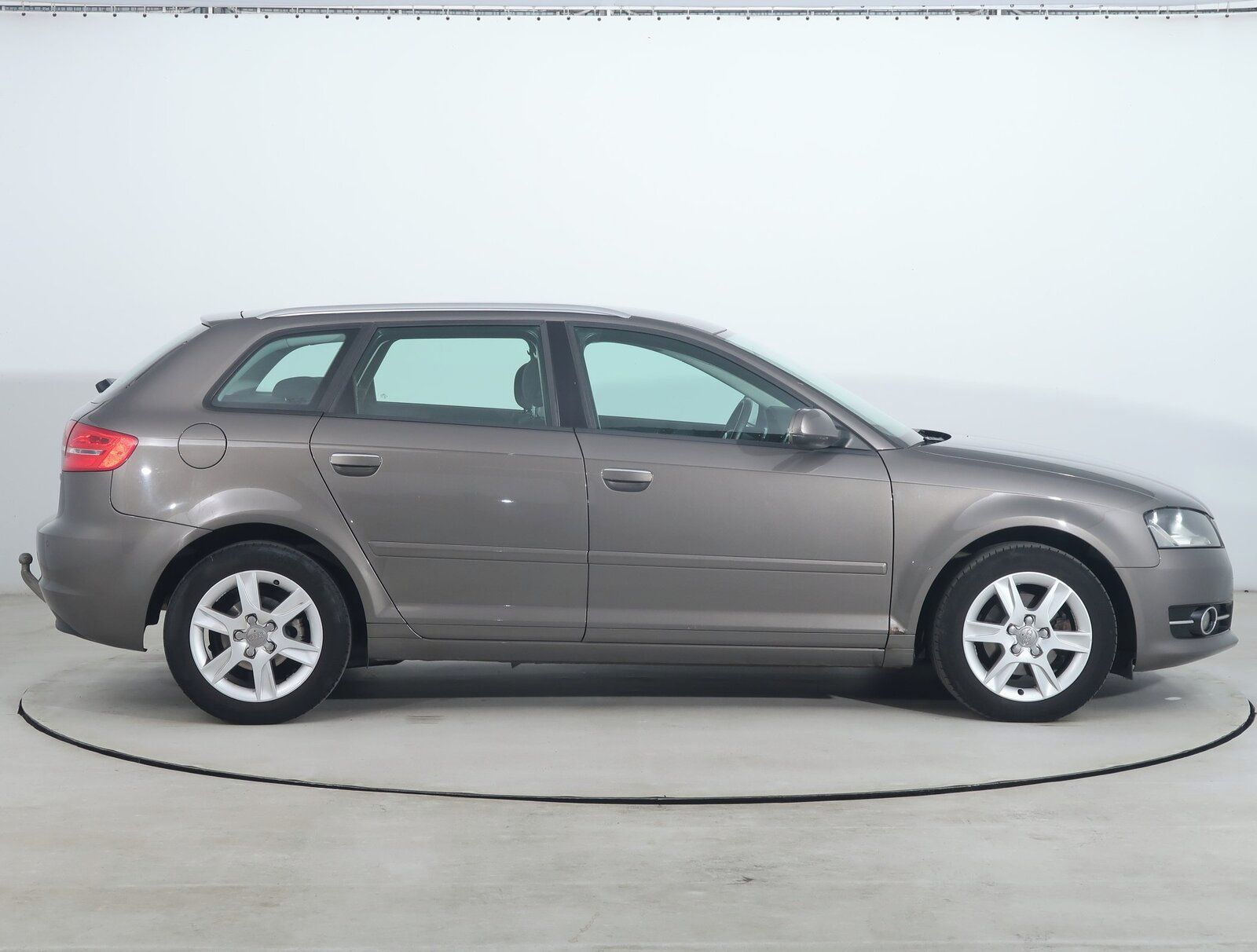 Audi A3, 1.6 TDI, Automatická klima - fotka 6
