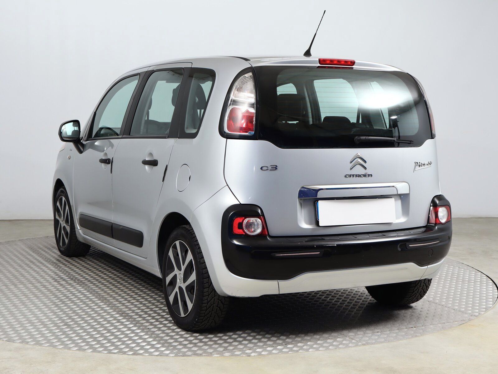 Citroën C3 Picasso, 1.4 i, Tempomat, Park. senzory - fotka 4