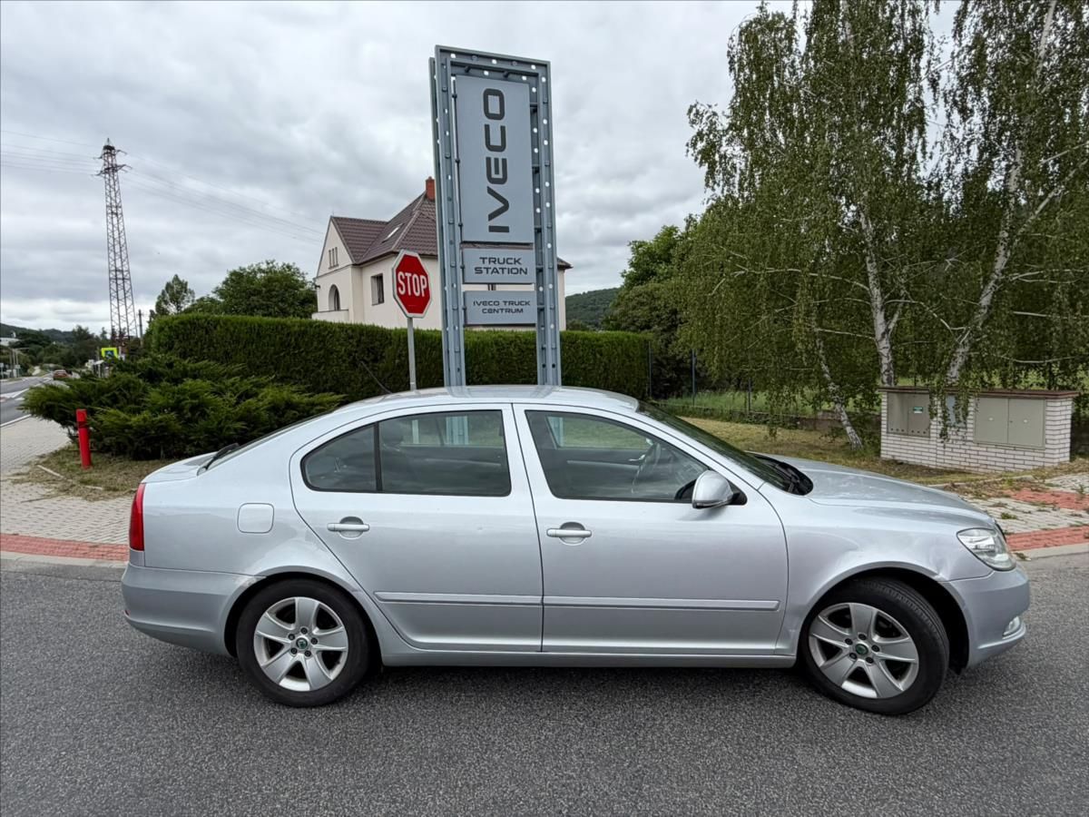 Škoda Octavia, 1,6  1,6 DISEL - fotka 6