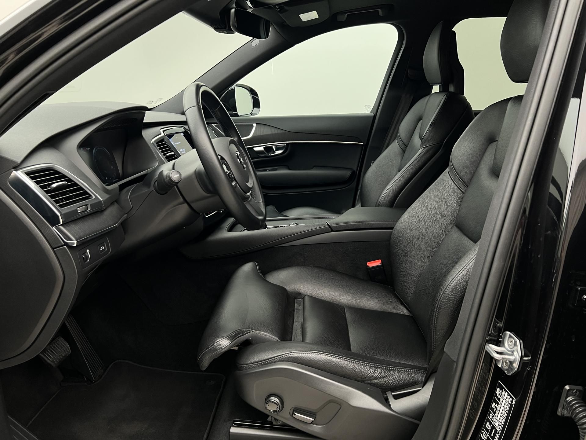 Volvo XC90, B5 AWD MOMENTUM PRO AUT - fotka 3