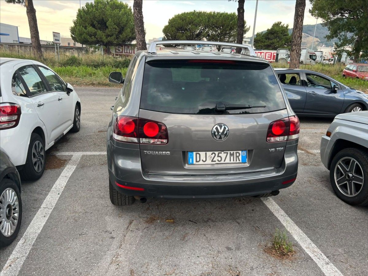 Volkswagen Touareg, 3,0 TDi 165kw Tiptronic bez ko - fotka 2