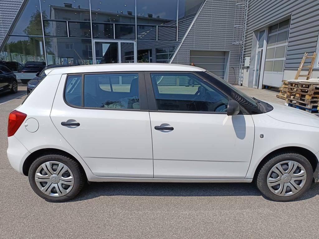 Škoda Fabia, 1,2 Active+  29 000 km !!!!!!! - fotka 4