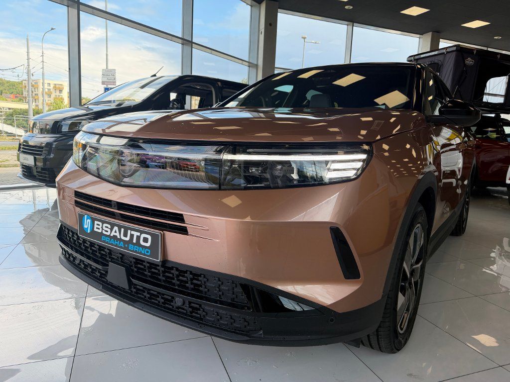 Opel Grandland, GS Hybrid 1,2T 145k AT6 - fotka 2