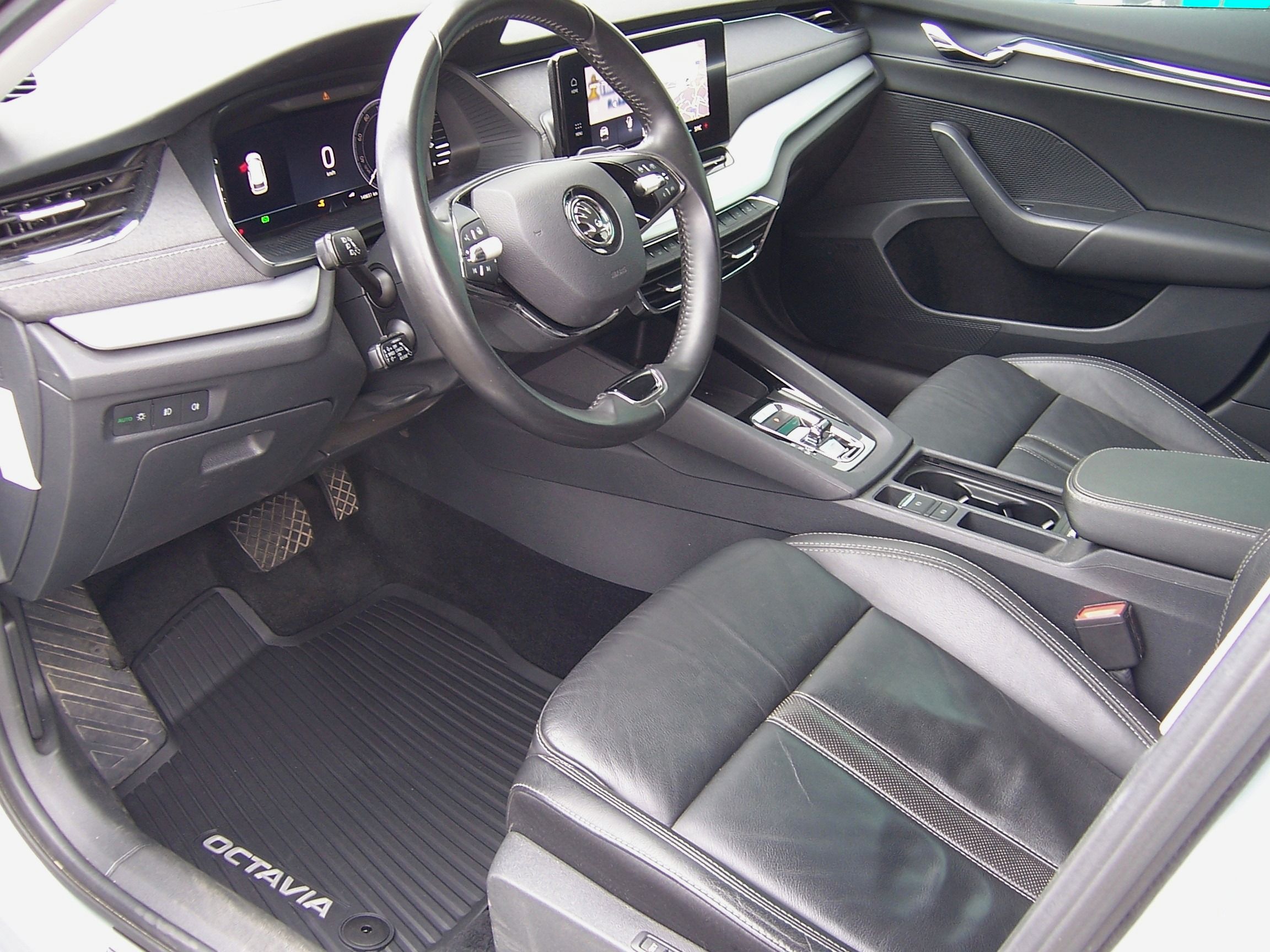 Škoda Octavia, Combi 2.0 TDI 110kW 7Aut.Style - fotka 6