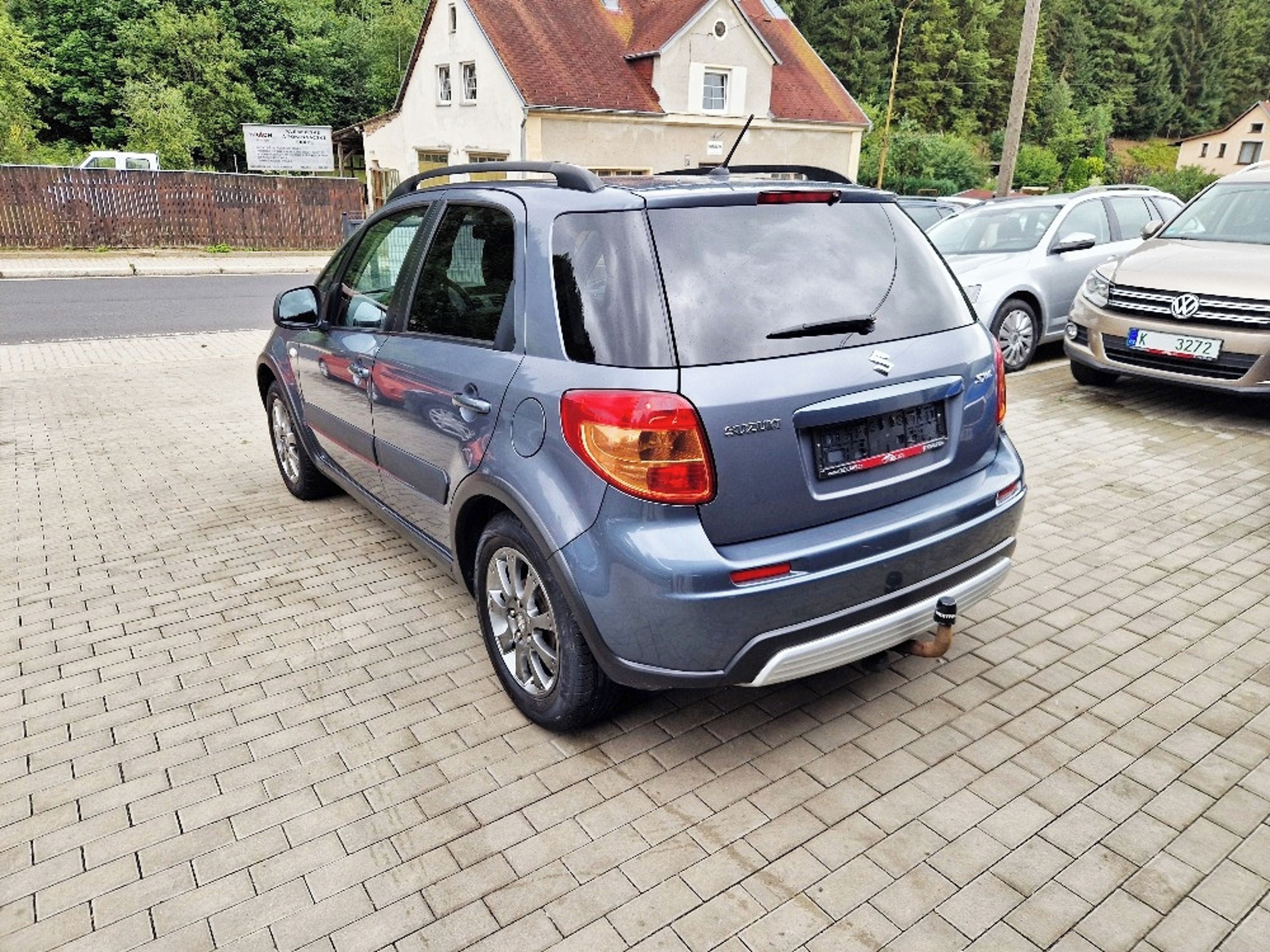Suzuki SX4, 1.6 (79 kW), tažné - fotka 3