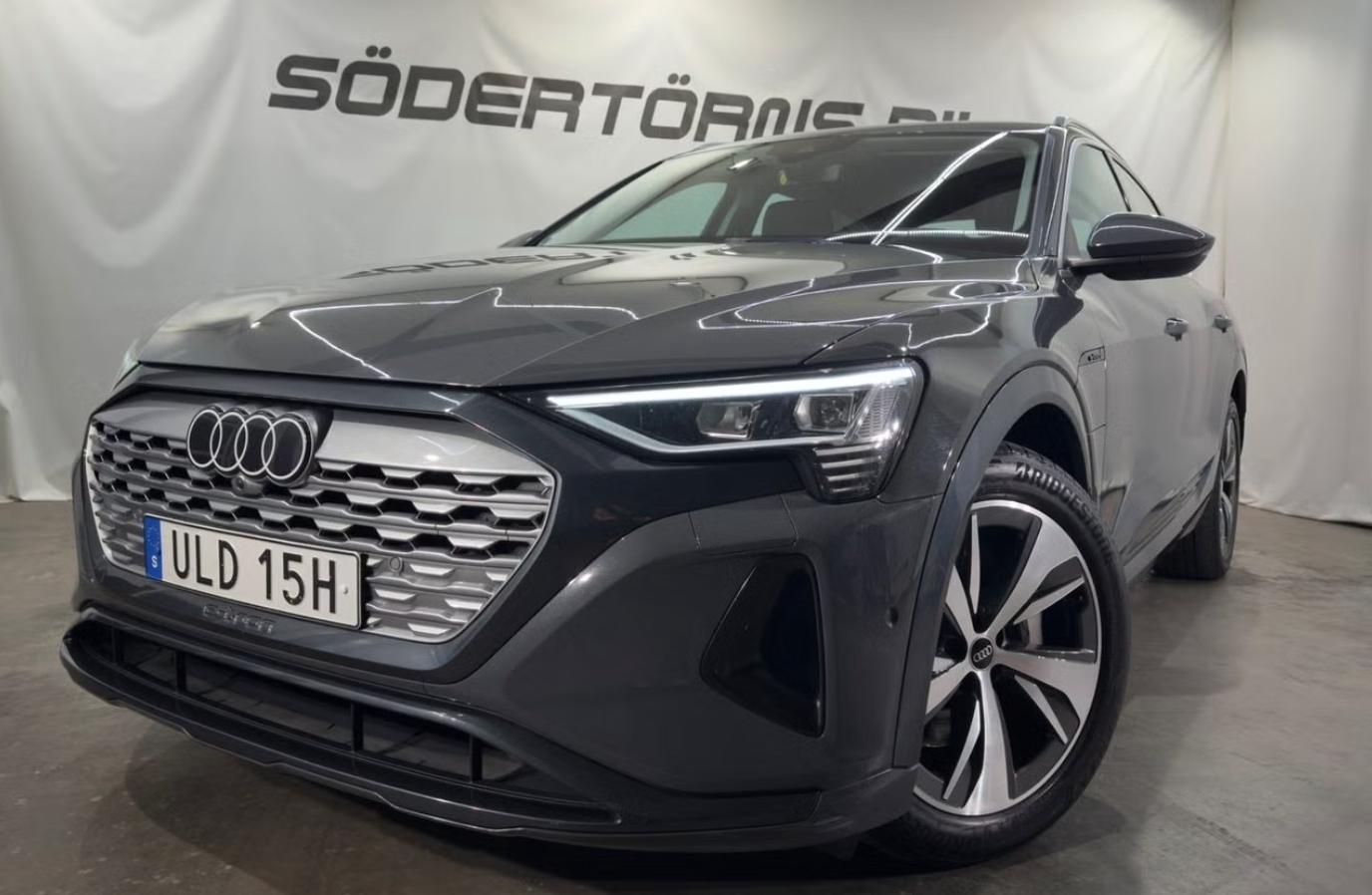 Audi Q8 e-tron, 55 Sportback Q SoH 93% Kam LED - fotka 2
