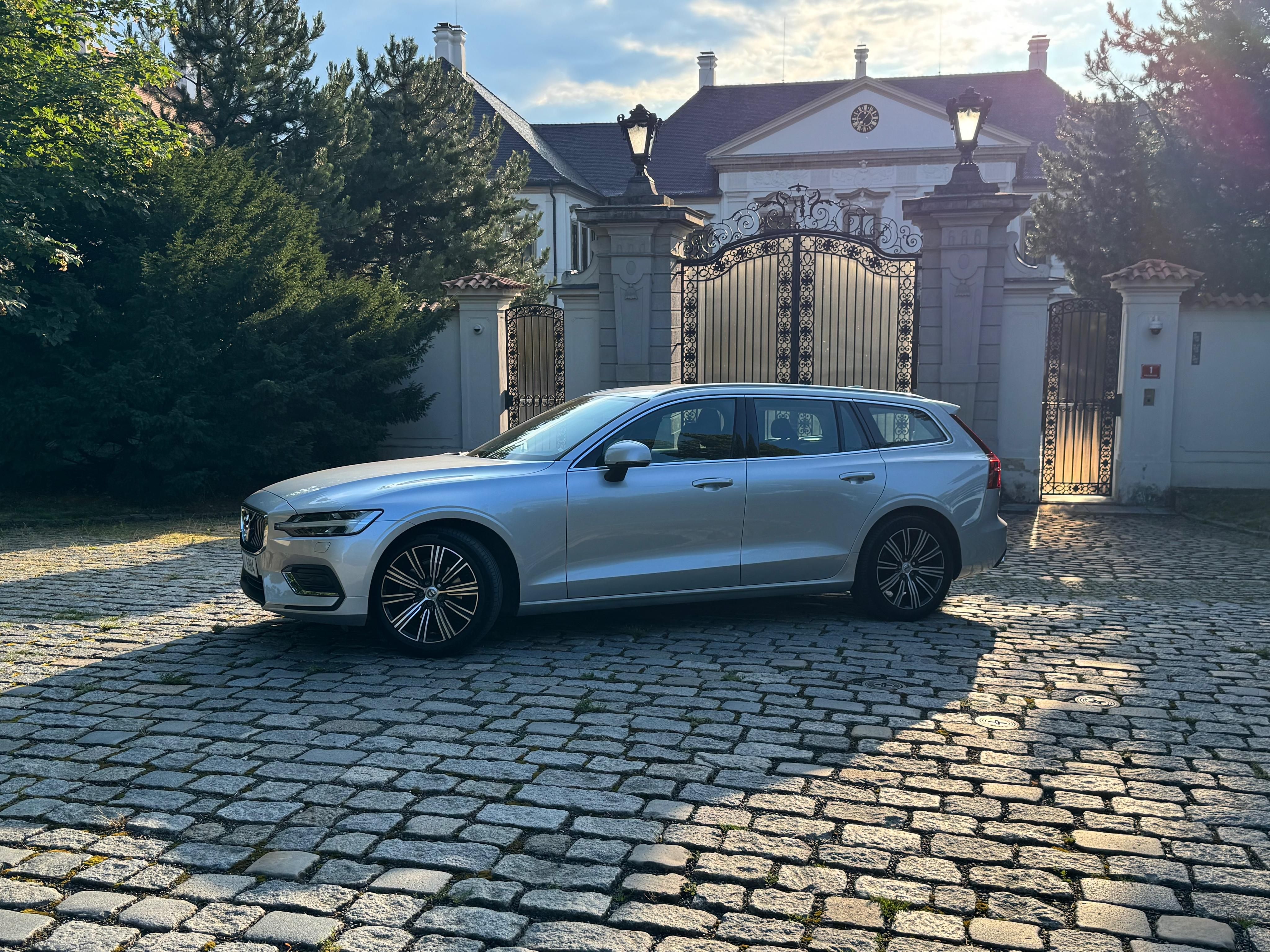 Volvo V60, B4 Mild Hybrid Inscription - fotka 4