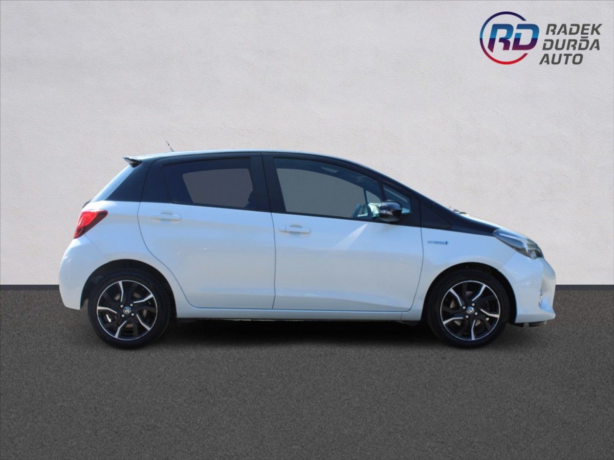 Toyota Yaris, 1,5 HYBRID  ČR,A/T,SELECTION - fotka 4