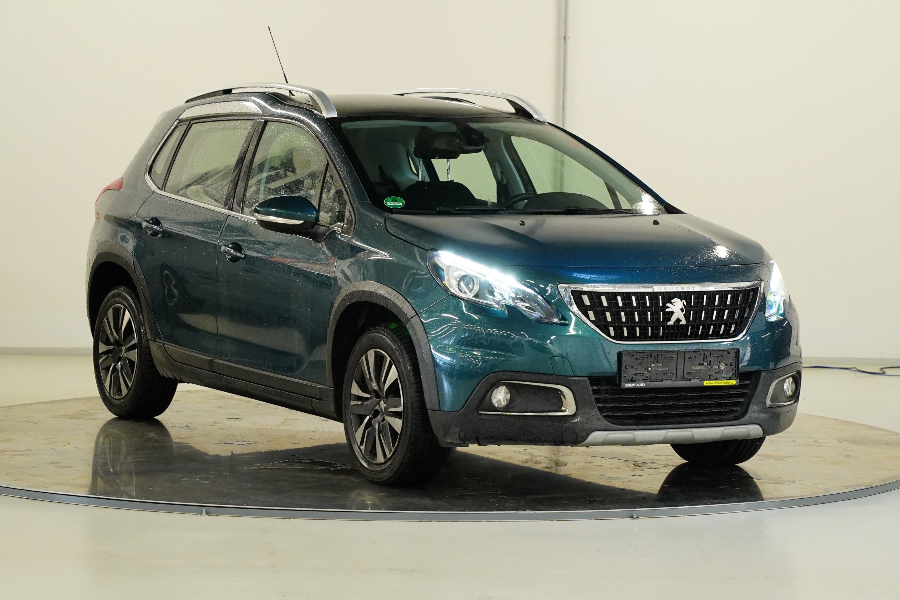 Peugeot 2008, 1.2 PureTech 96 kW Allure - fotka 4