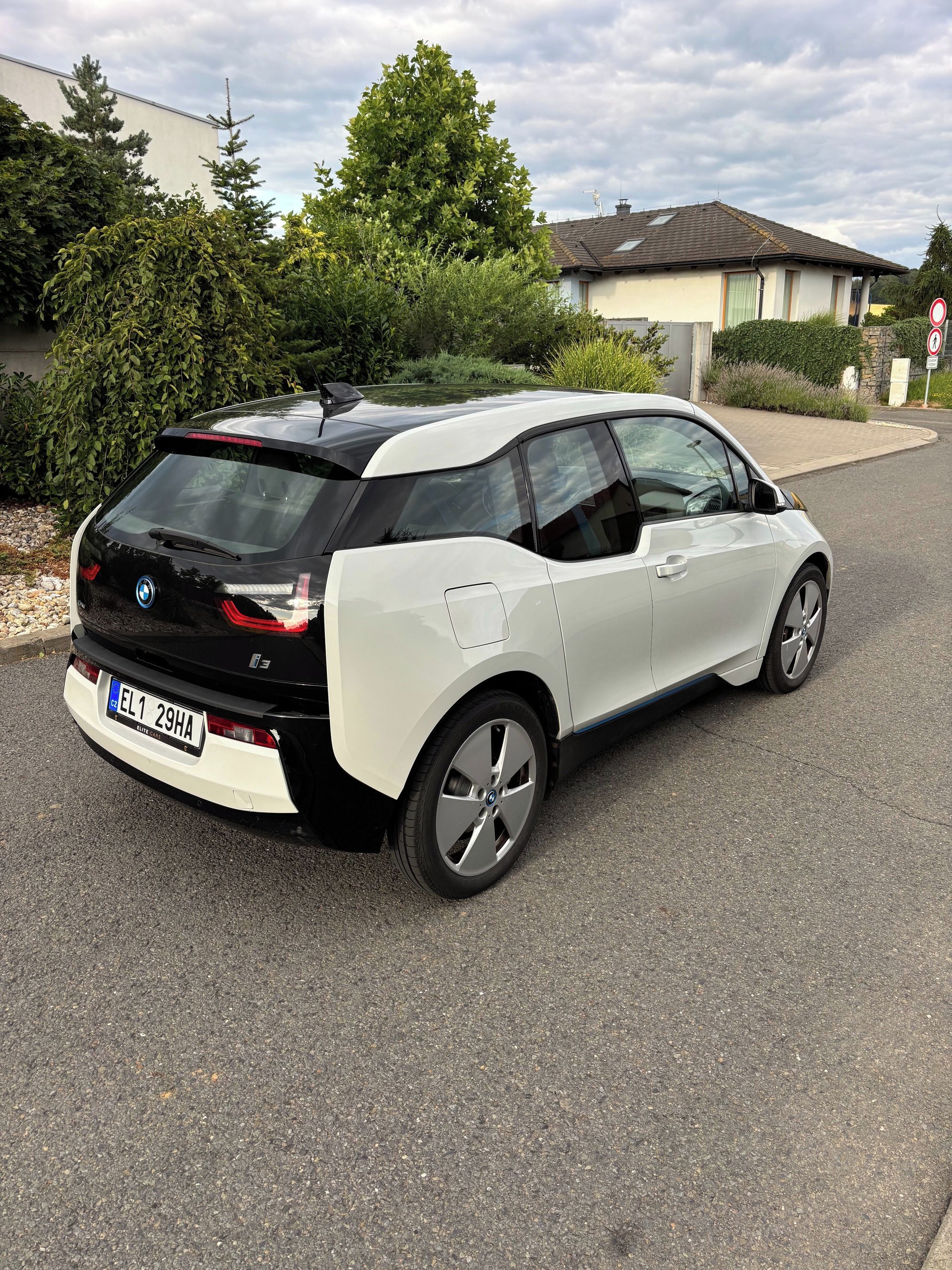 BMW i3, BMW i3 60 Ah r.v.2014 Tep.Čerp - fotka 3