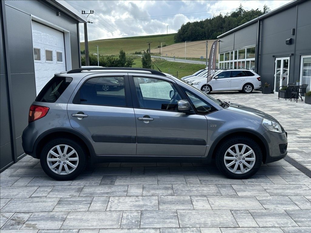 Suzuki SX4, 2,0 DDiS 135PS  Style 4x4 - fotka 6