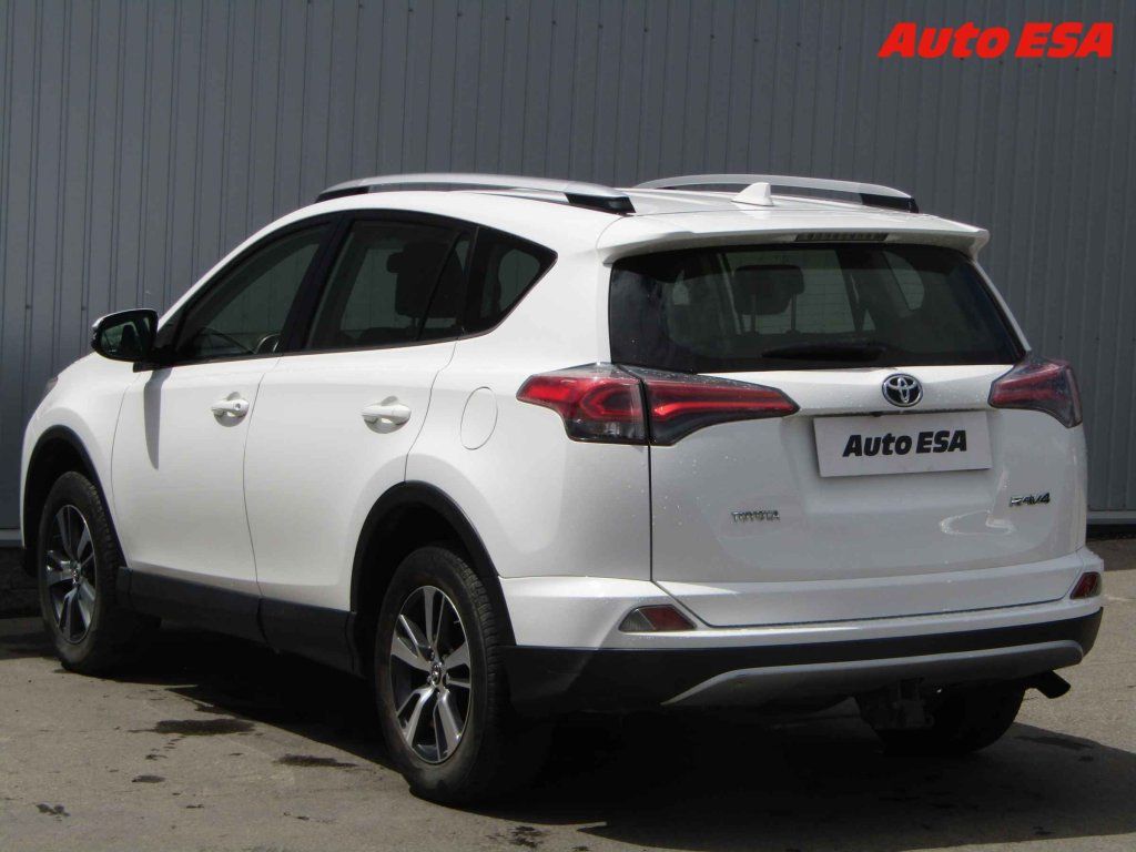 Toyota Rav4, 2.0 D-4D,TZ,navi,kamera - fotka 6