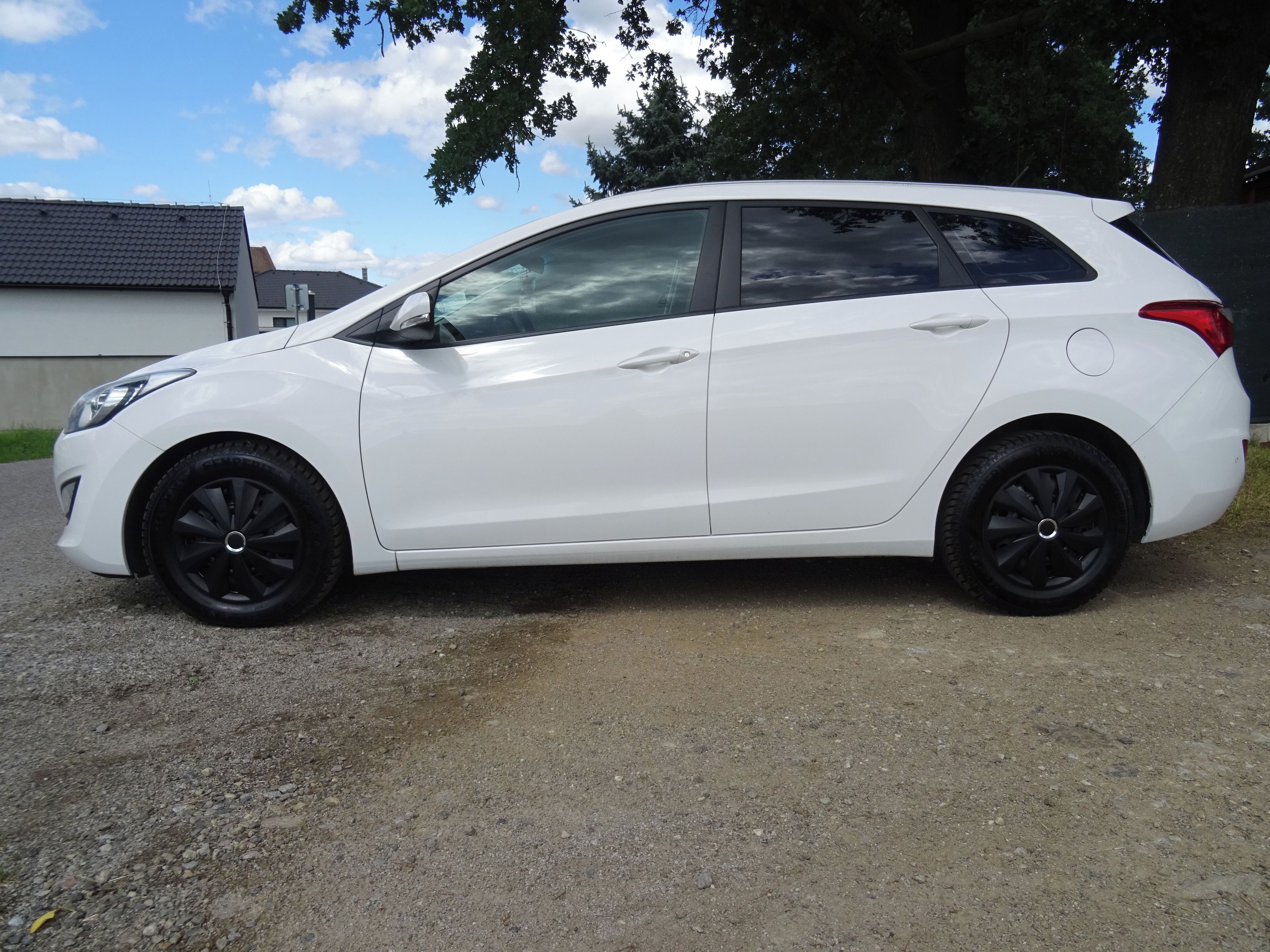Hyundai i30, 1,4CVVT Par. senzory, tempomat - fotka 6