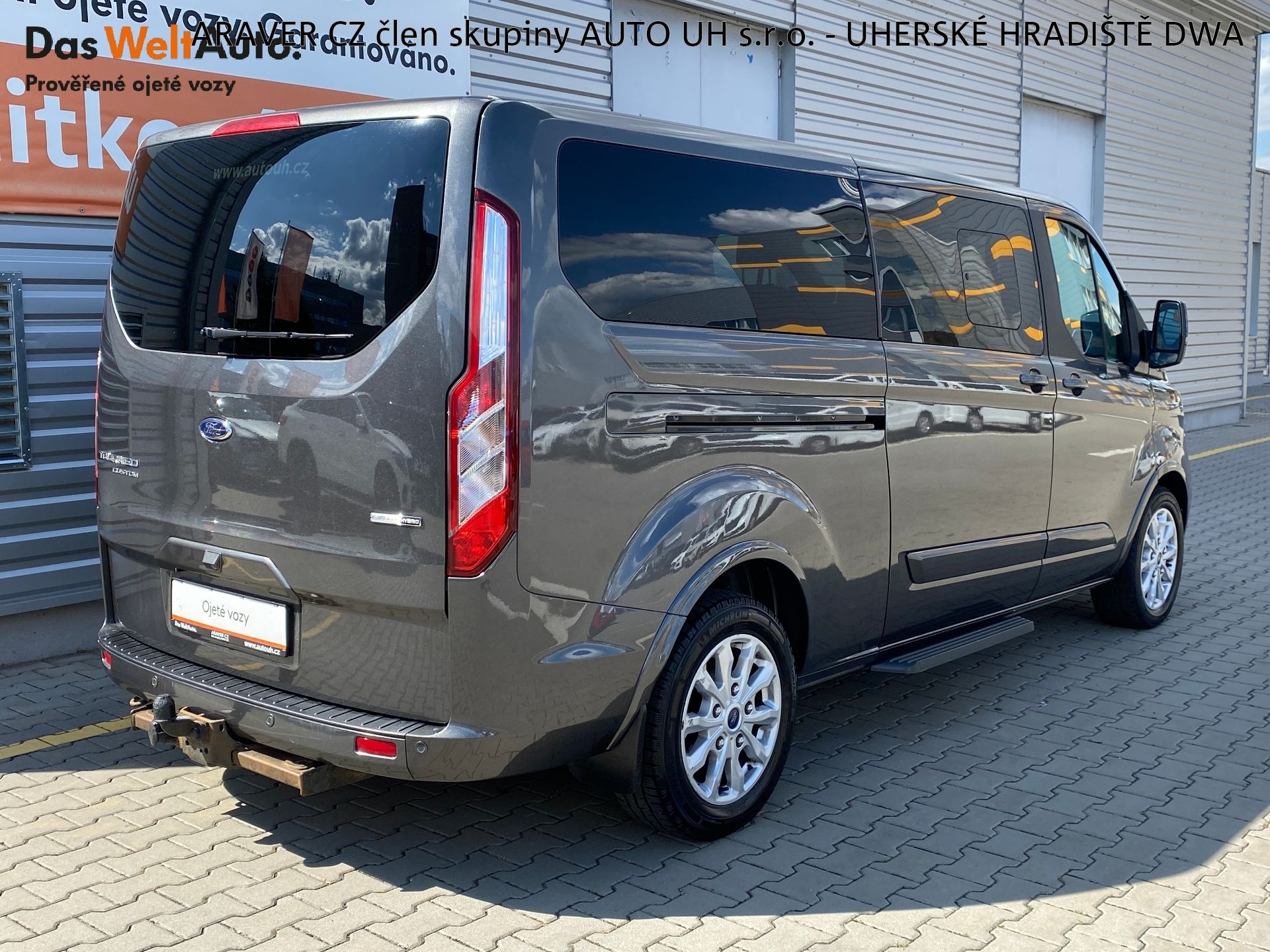 Ford Tourneo Custom, 2.0 EcoBlue 136kW L2 Titanium - fotka 2