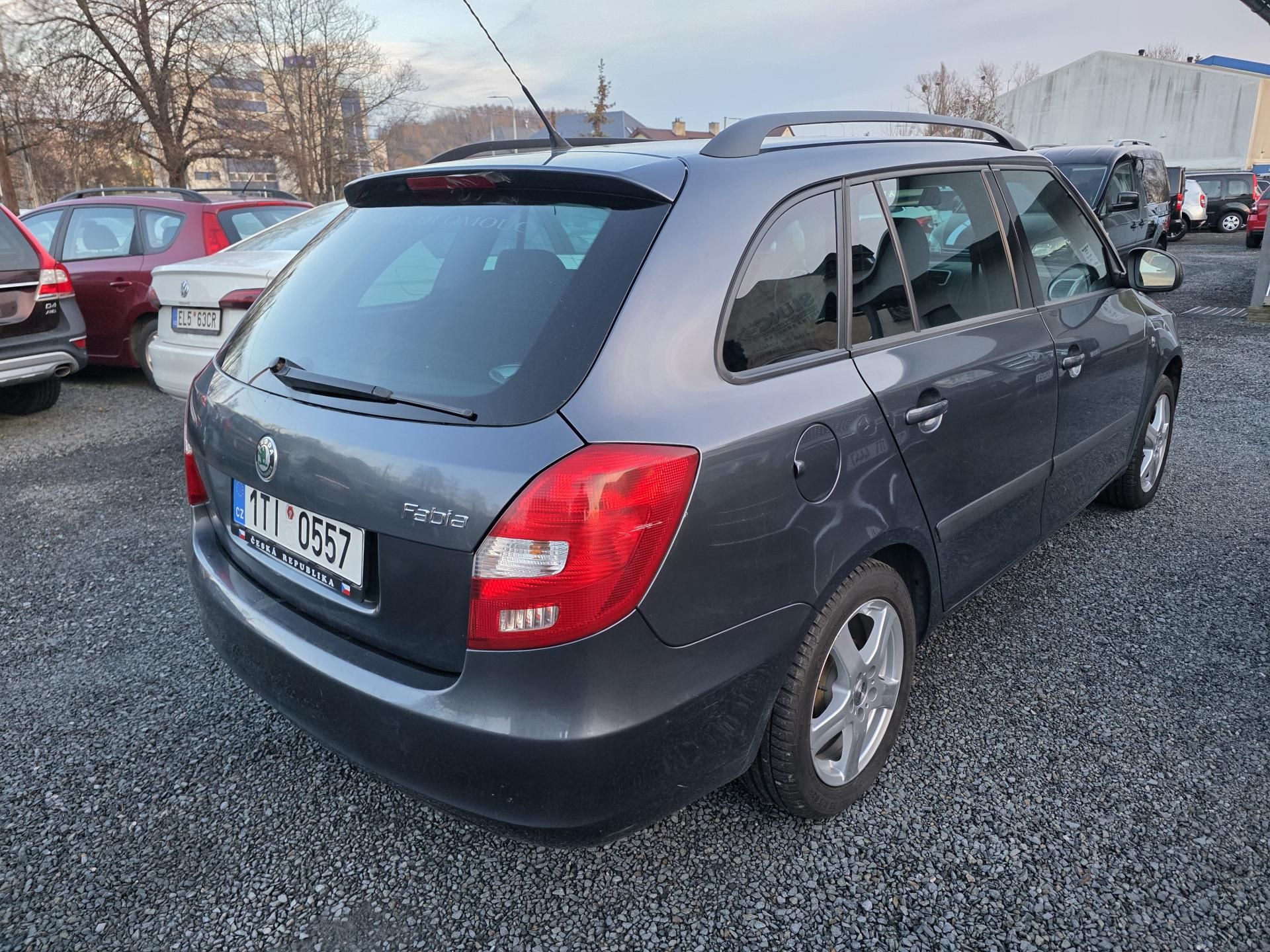 Škoda Fabia, II.1.4 16V invalidní úprava TZ - fotka 4