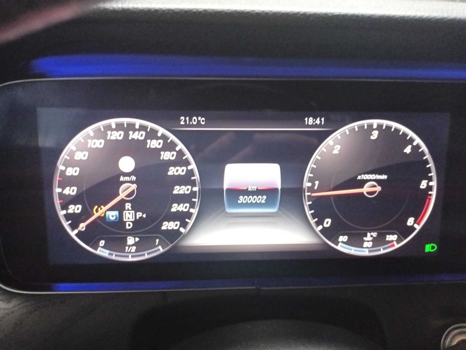 Mercedes-Benz Třídy E, 220 d, Automat, Kůže, Navi - fotka 3