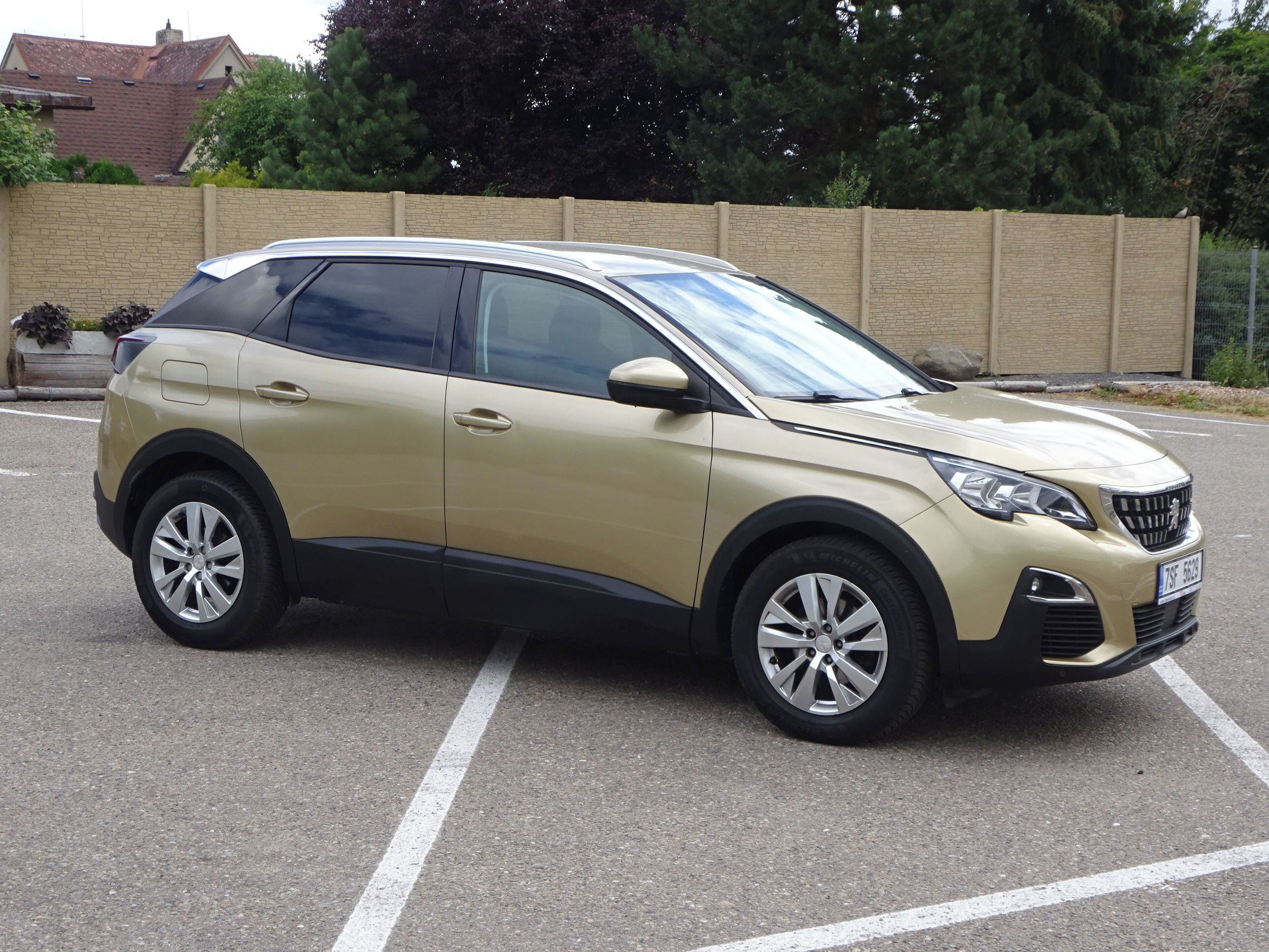 Peugeot 3008, 1.2 PureTech (96 kw) serviska - fotka 2
