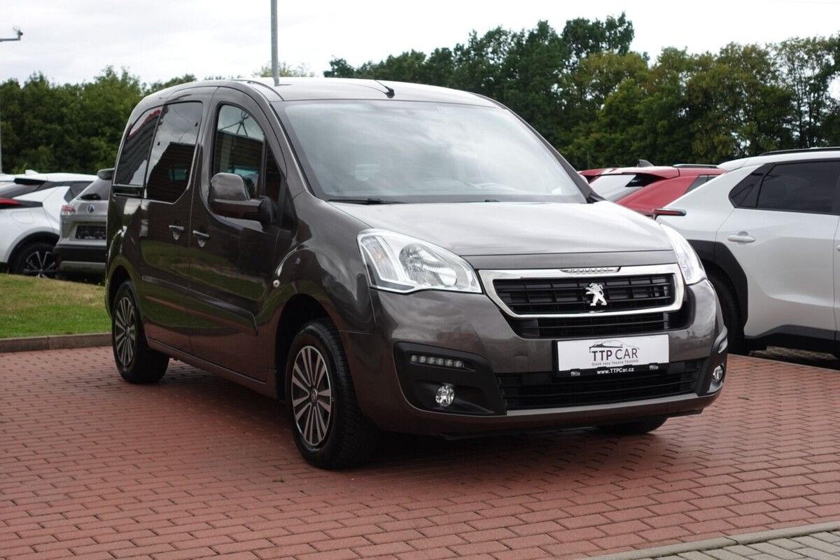 Peugeot Partner, 1,6i 72kW M/T 5míst - fotka 3
