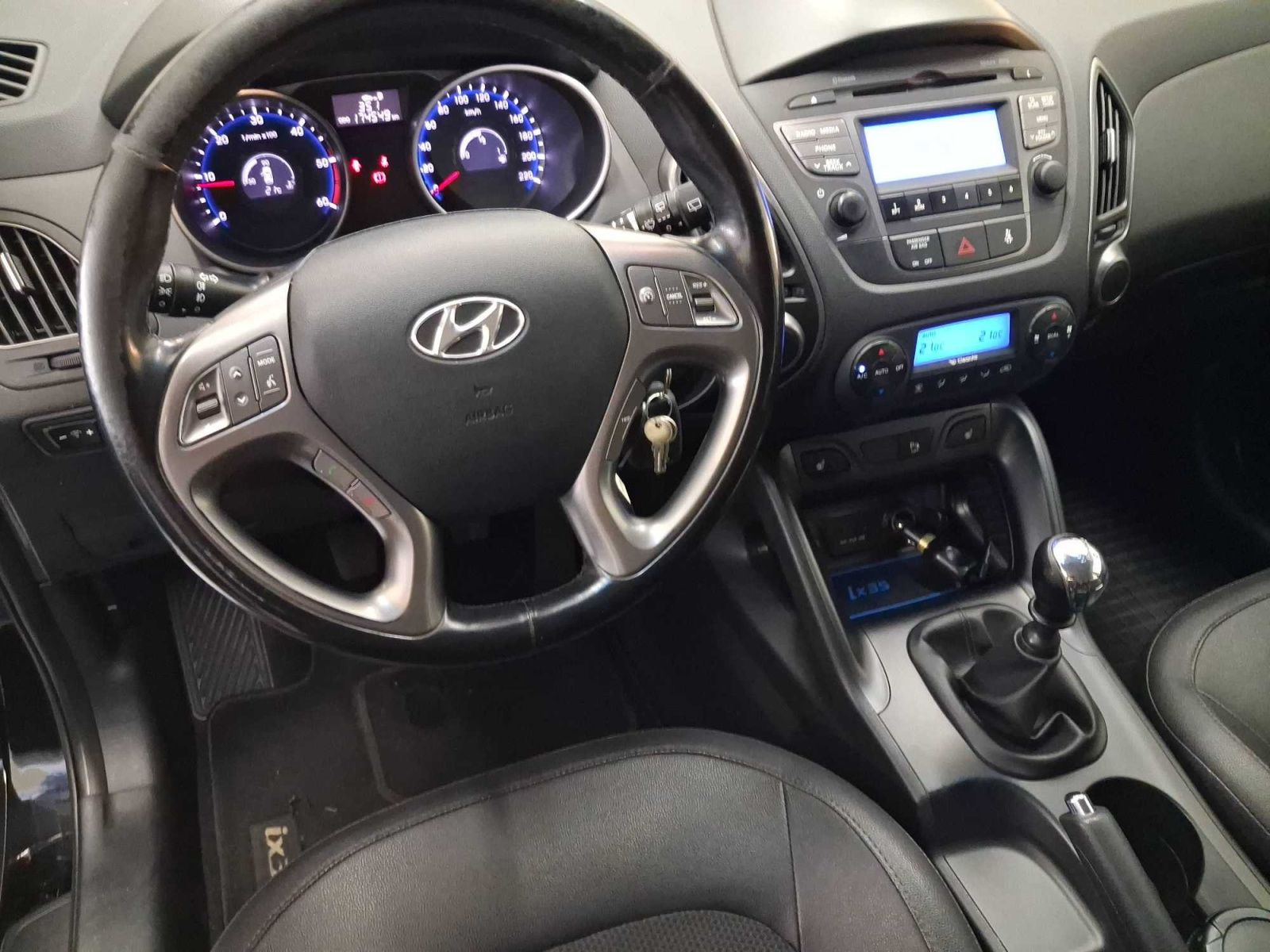 Hyundai ix35, 1.7 CRDi, Kožené sedačky - fotka 3