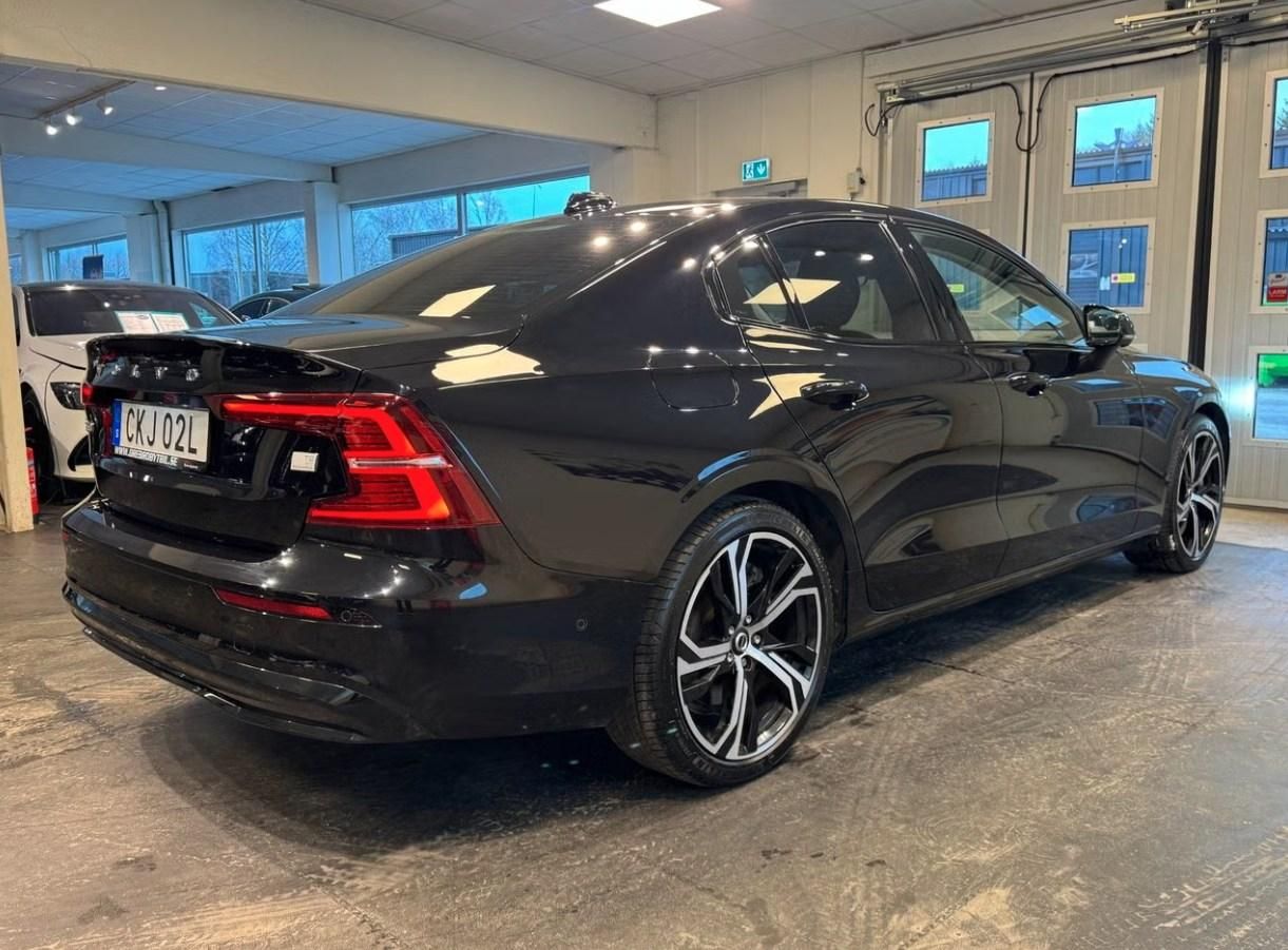 Volvo S60, Recharge T8 AWD 360k BLIS Kůže - fotka 4