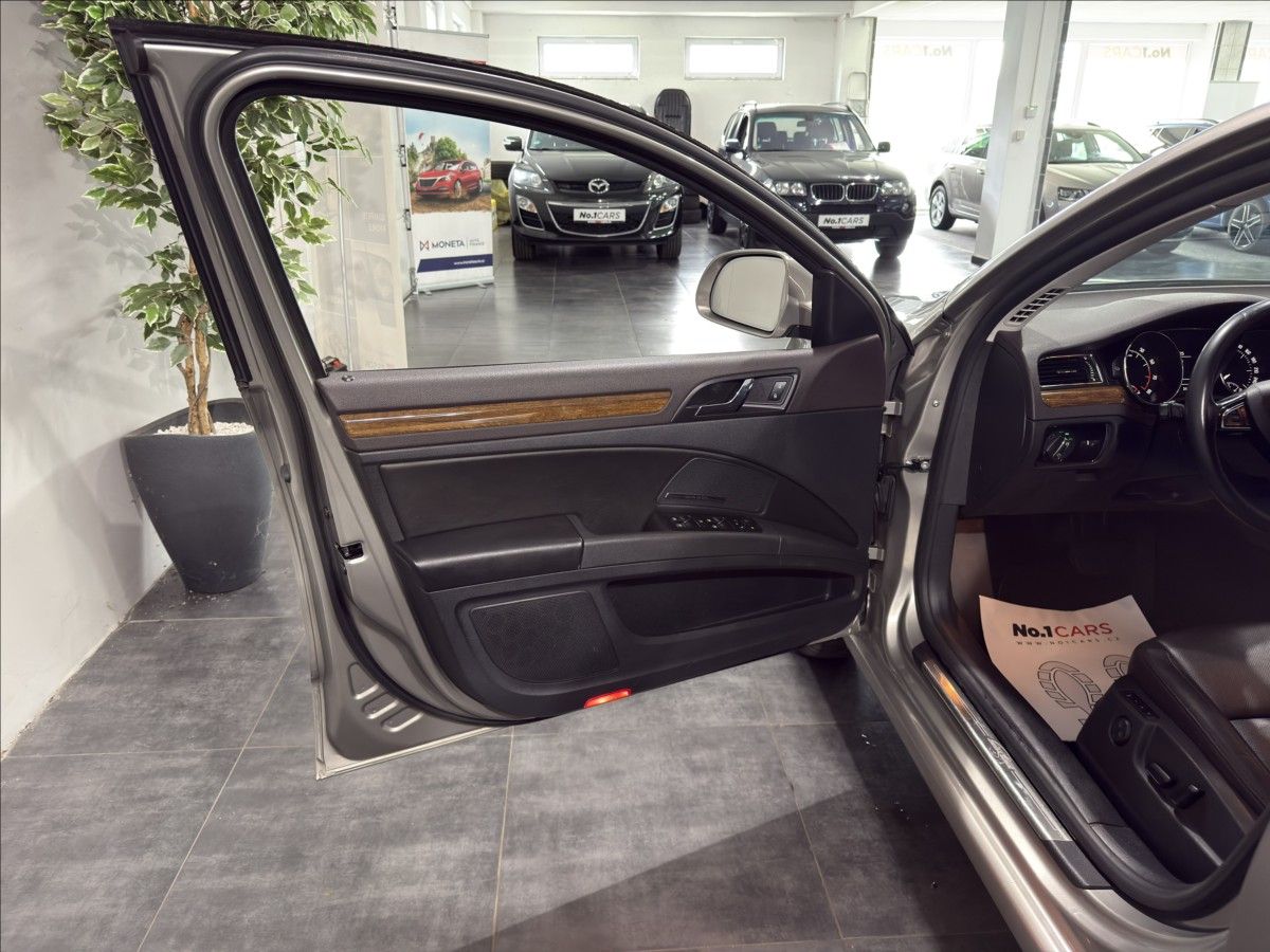 Škoda Superb, 3,6   V6 260HP LAURIN WEBASTO - fotka 6