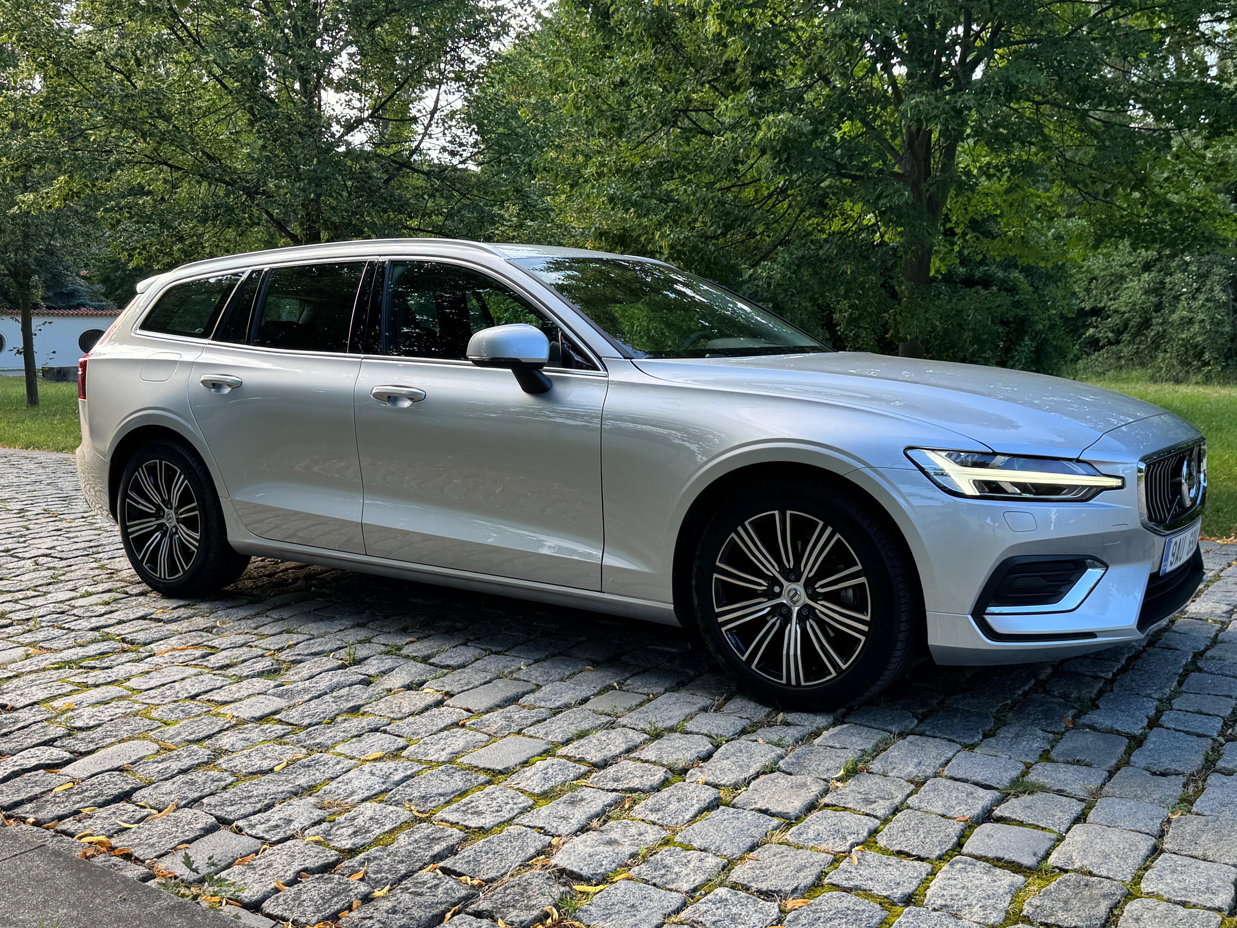 Volvo V60, B4 Mild Hybrid Inscription - fotka 3