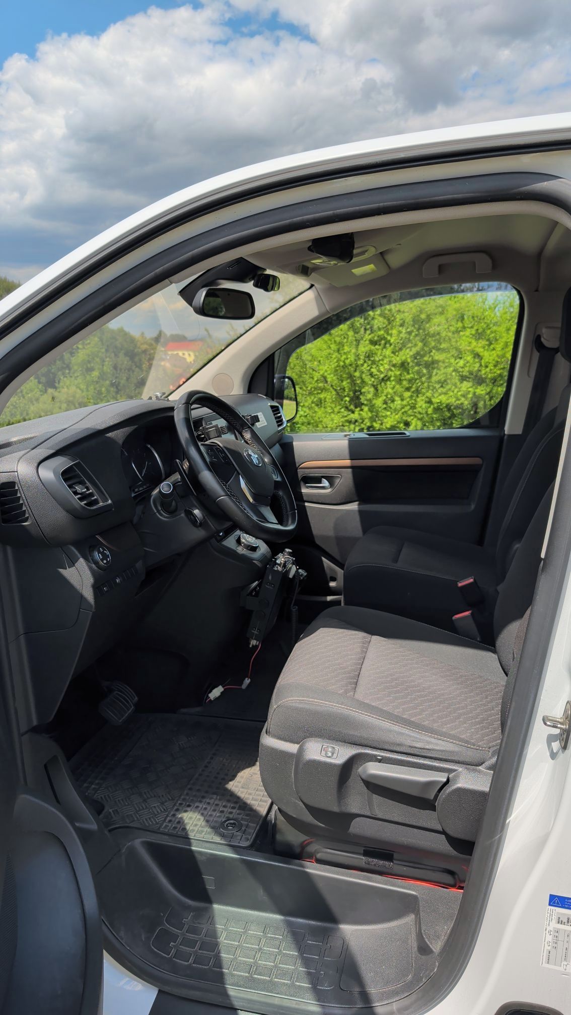 Toyota Proace Verso, ČR Long AT 8pax Webasto tažné - fotka 4
